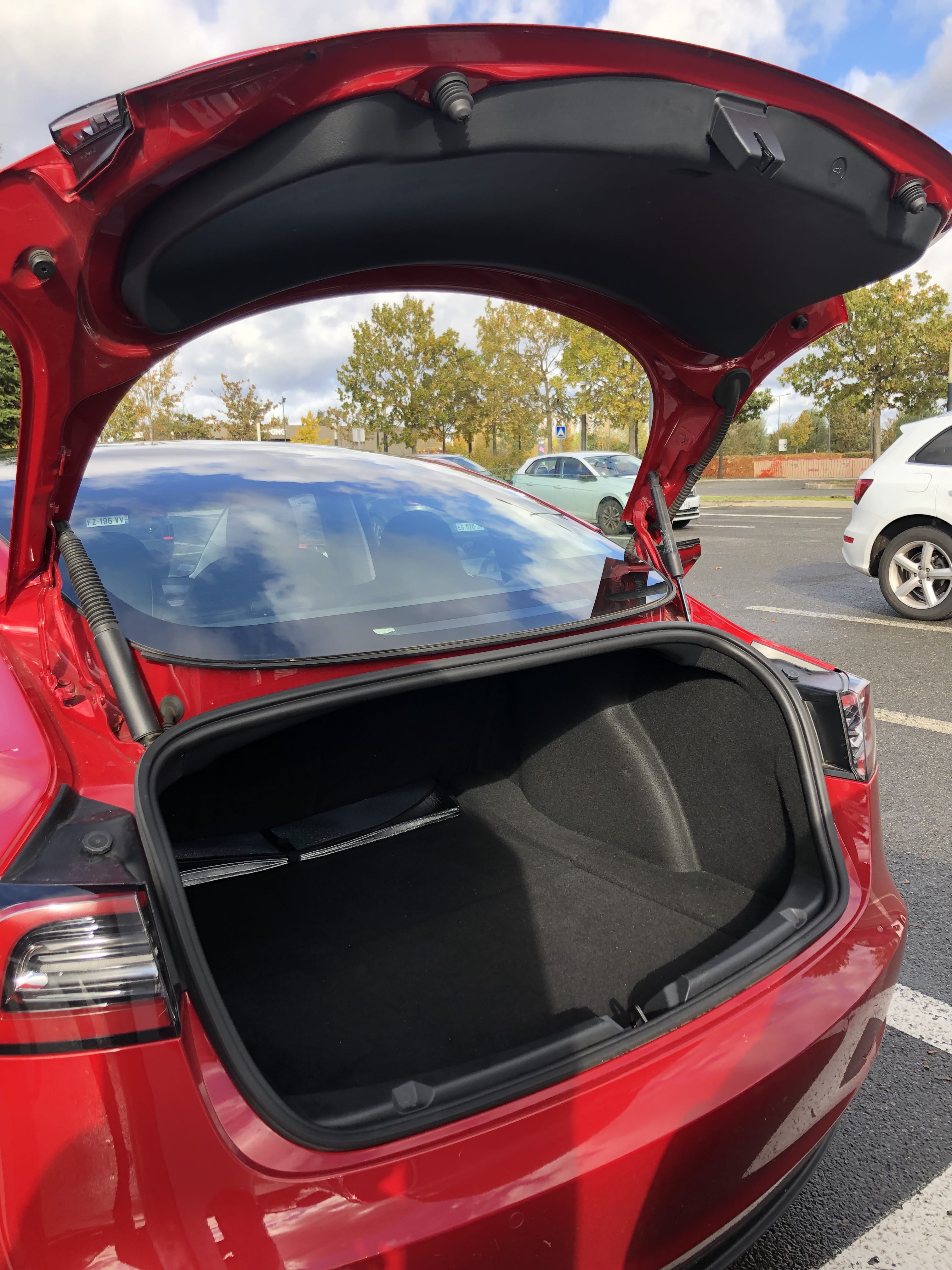 Tesla Model 3 Recharges incluses avec Apple CarPlay