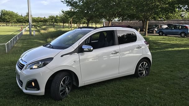 Peugeot 108 USB Bluetooth (ALLURE) avec Climatisation
