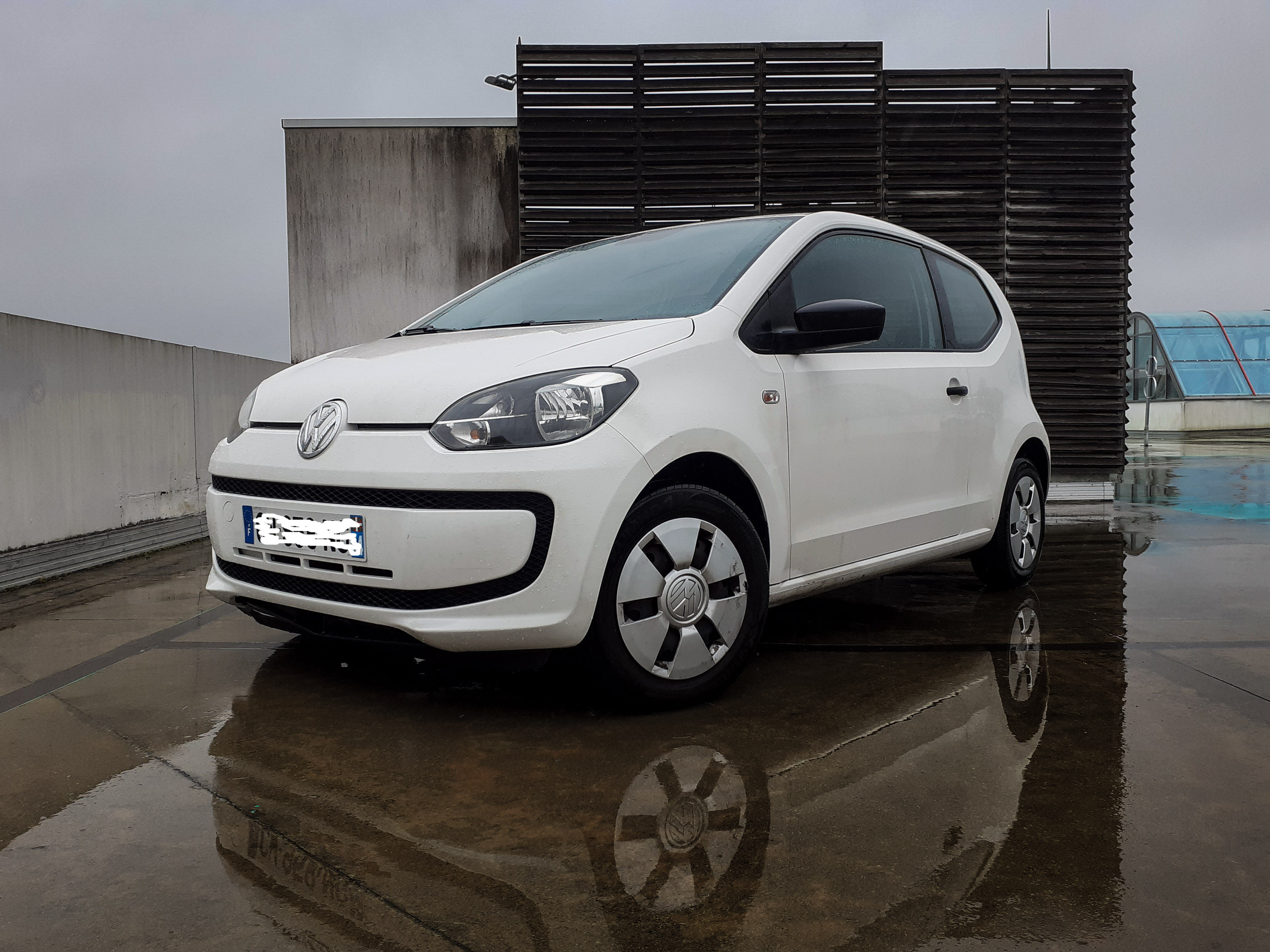 Volkswagen Up! Gare de Bayonne, 2013, Essence 95