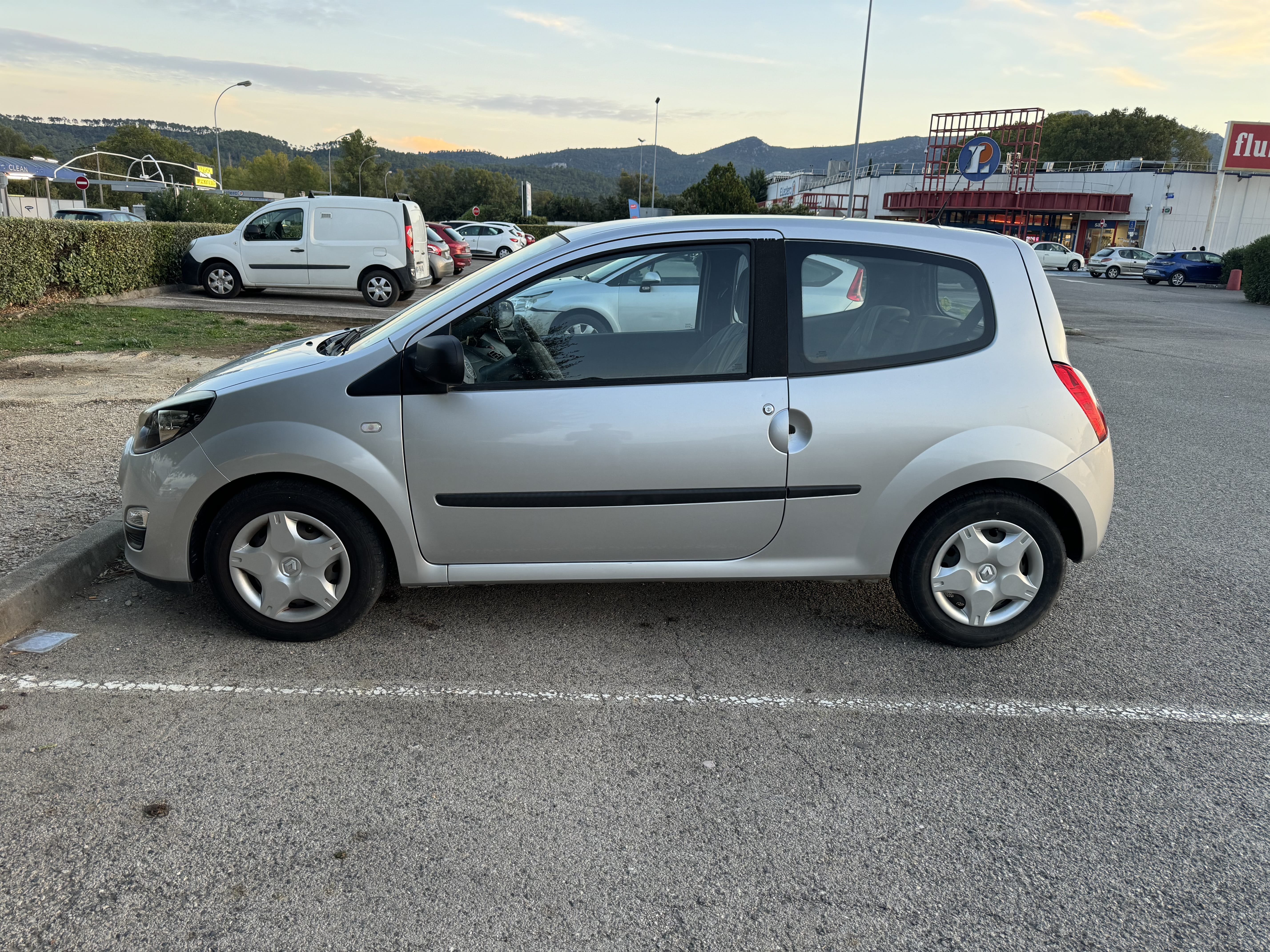 Renault Twingo II avec Audio Bluetooth