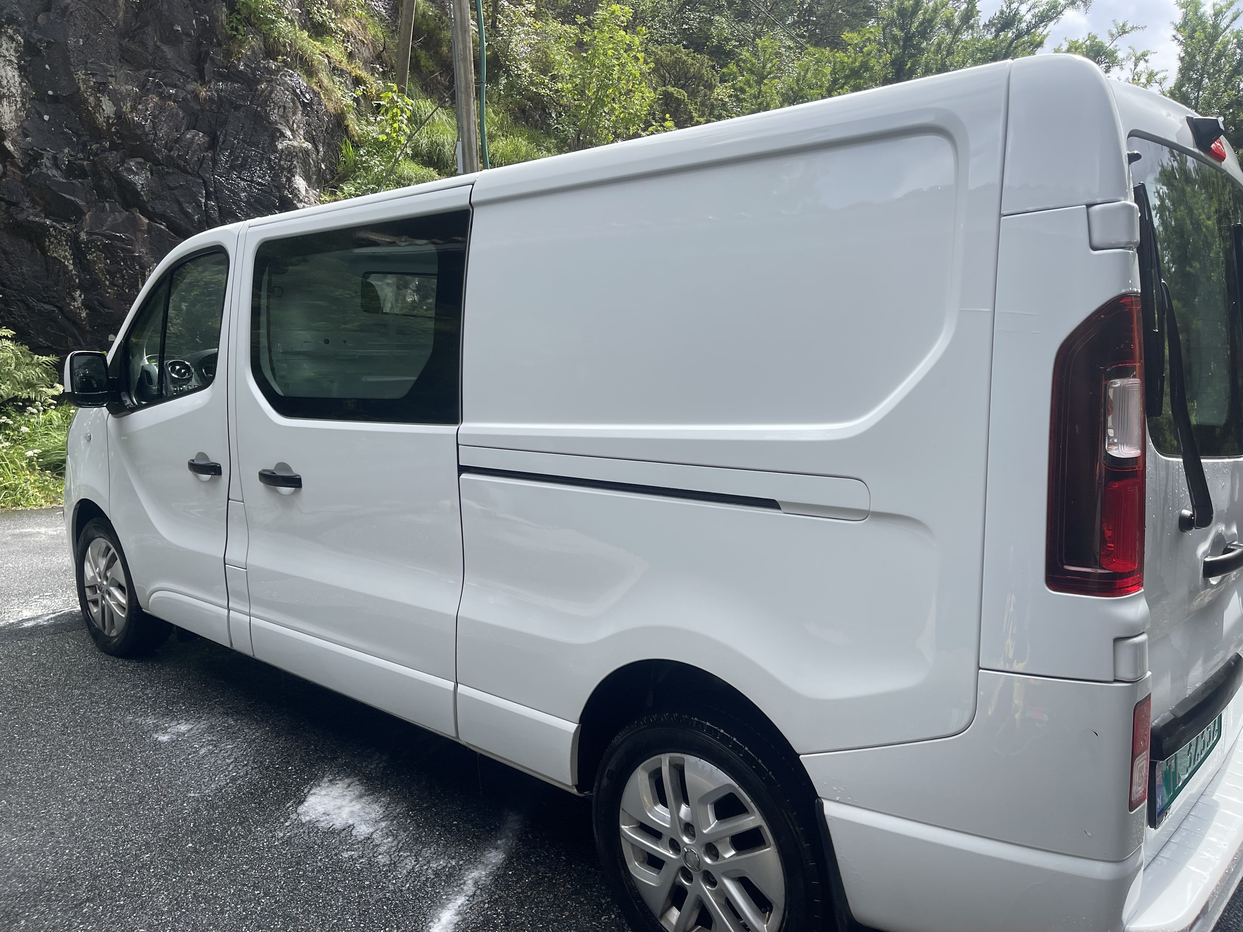 Opel Vivaro med Cruisekontroll