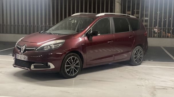 Renault Grand Scenic Exclu Dans la Gare Saint Jean Louez le Renault Grand Scénic 7 Places – Confort et Éco !