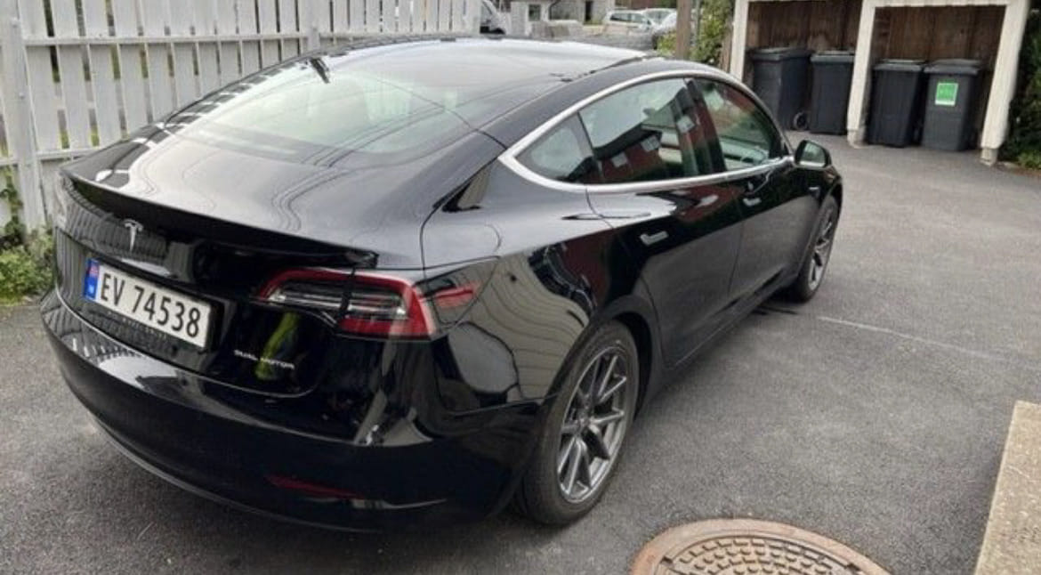 Tesla Model 3 AWD med Aircondition