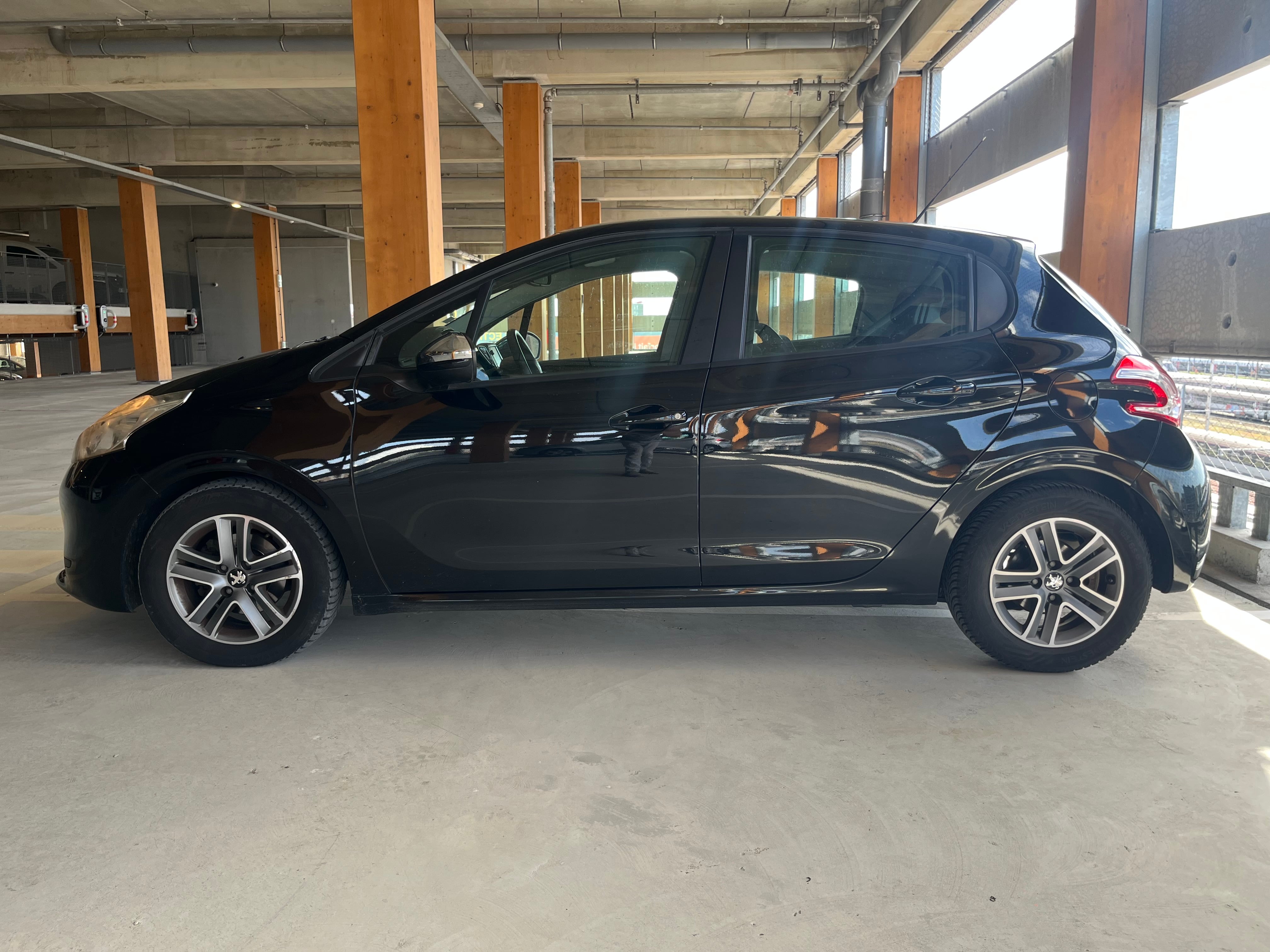 Peugeot 208 1.6 HDI mit Klimaanlage
