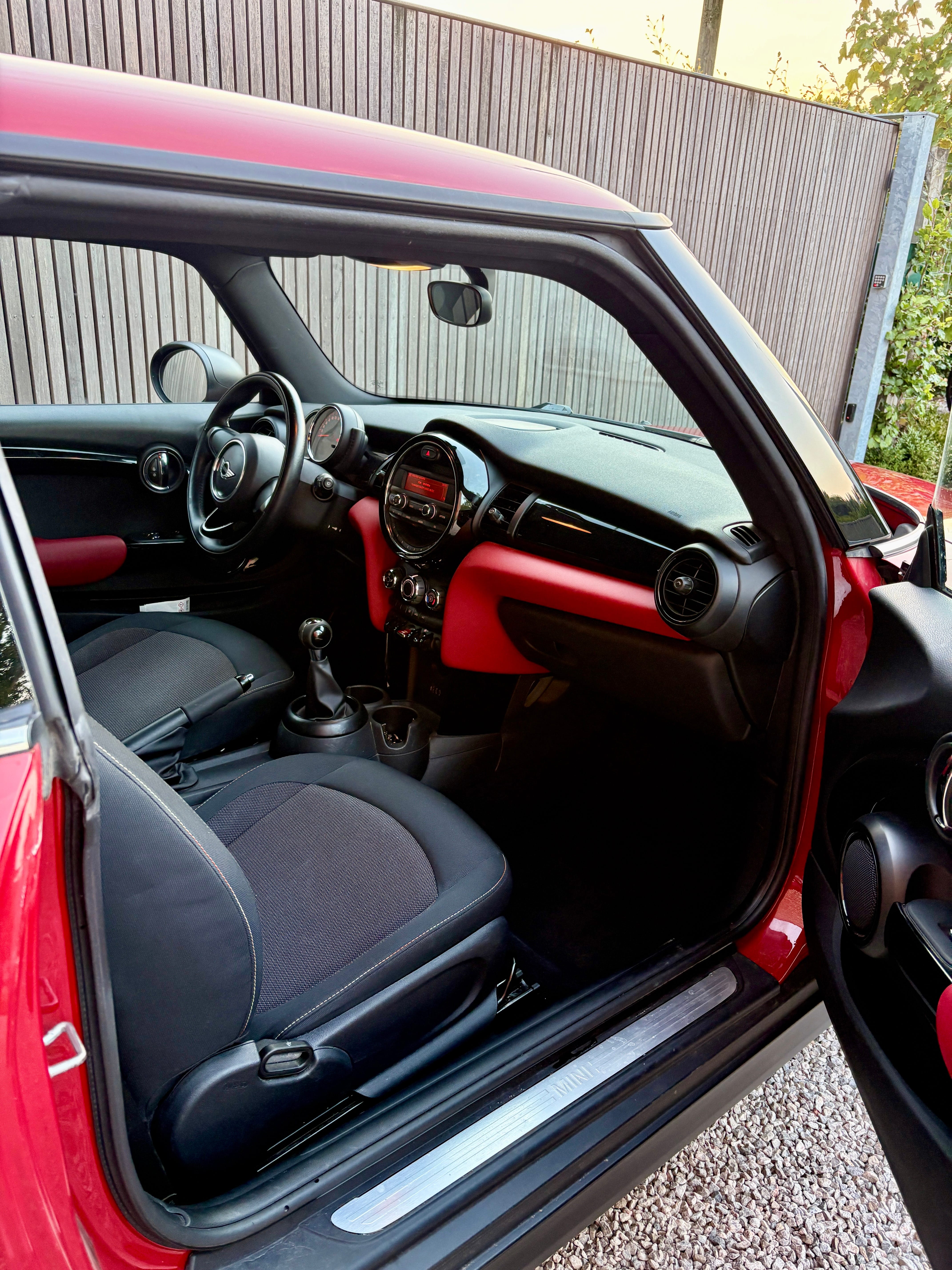 Mini Cooper avec Autoradio