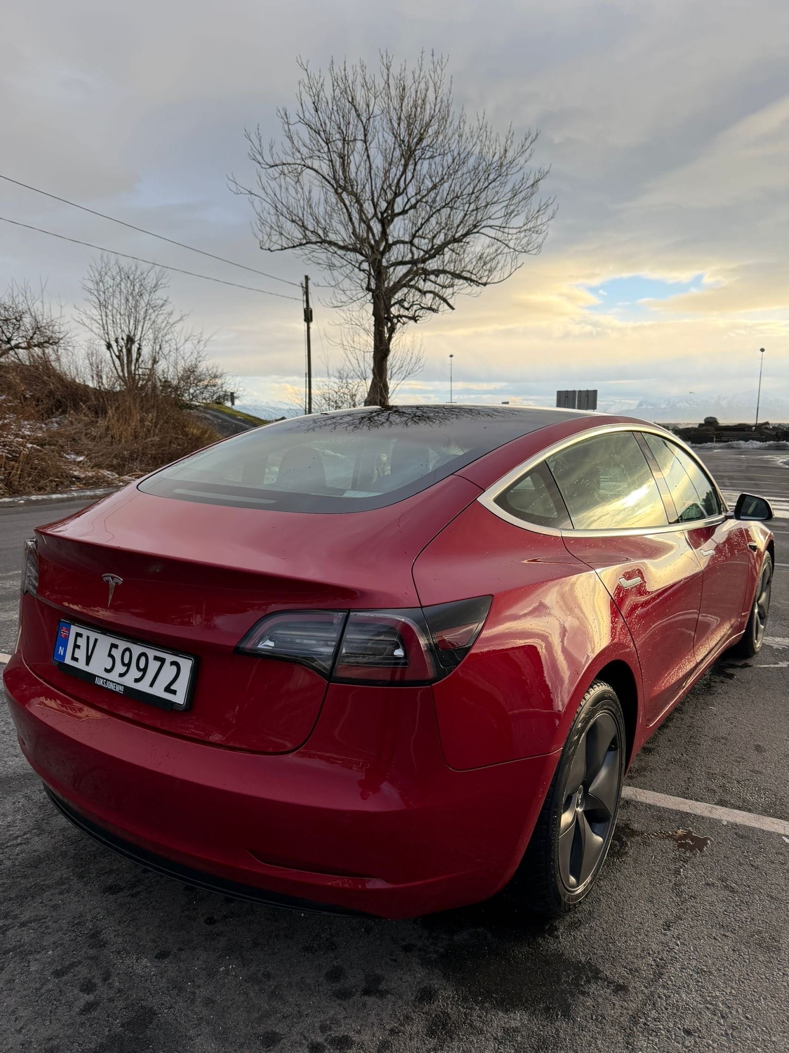 Tesla Model 3 Long Range med Firehjulstrekk