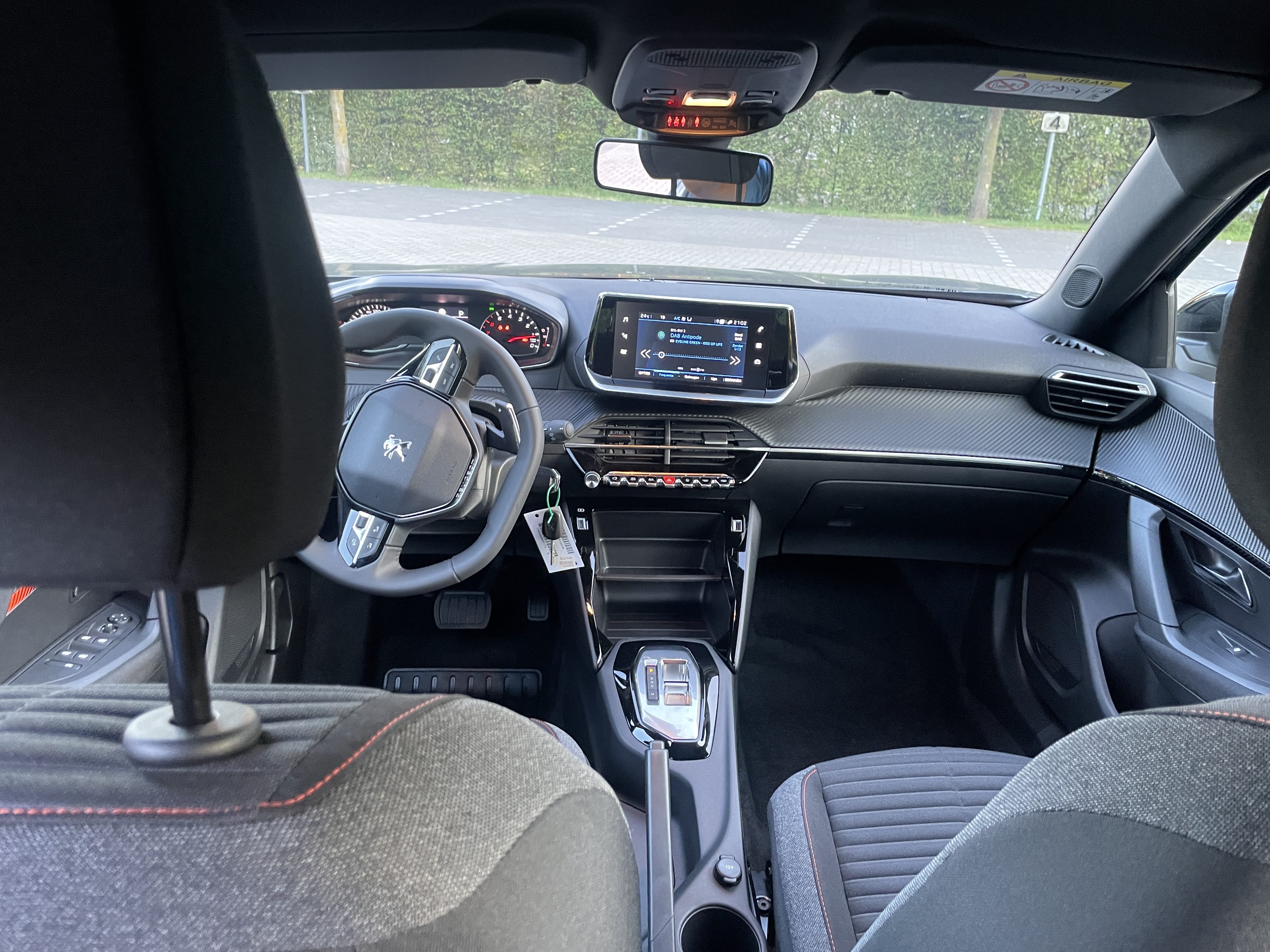 Peugeot 2008 SUV COMPACT 130ch EAT8 avec Apple CarPlay