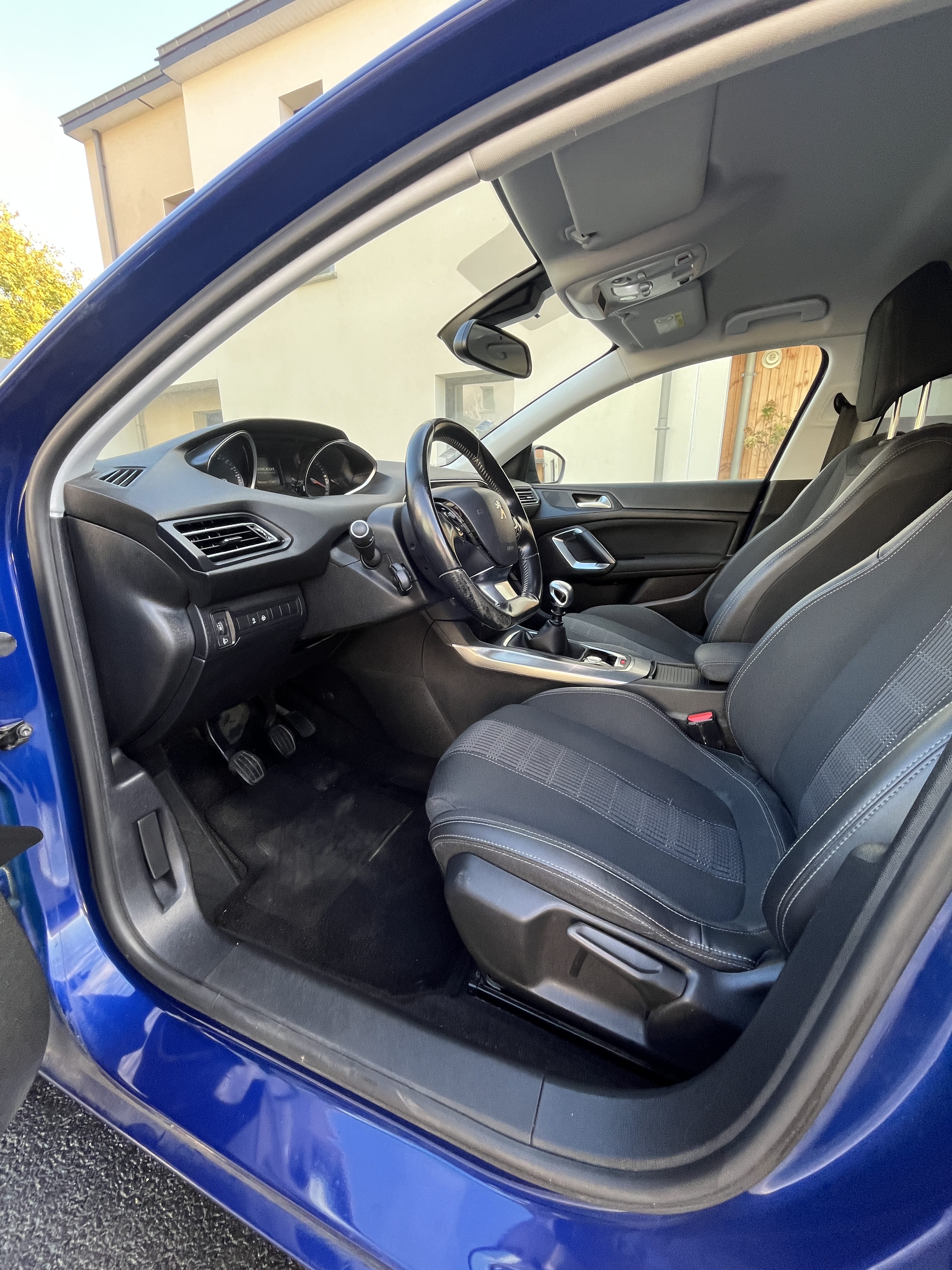 Peugeot 308 SW avec Siège bébé