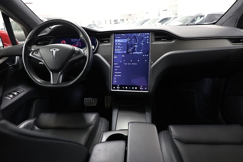 Tesla Model X 75D med GPS