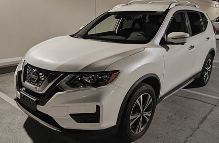 Nissan Rogue car