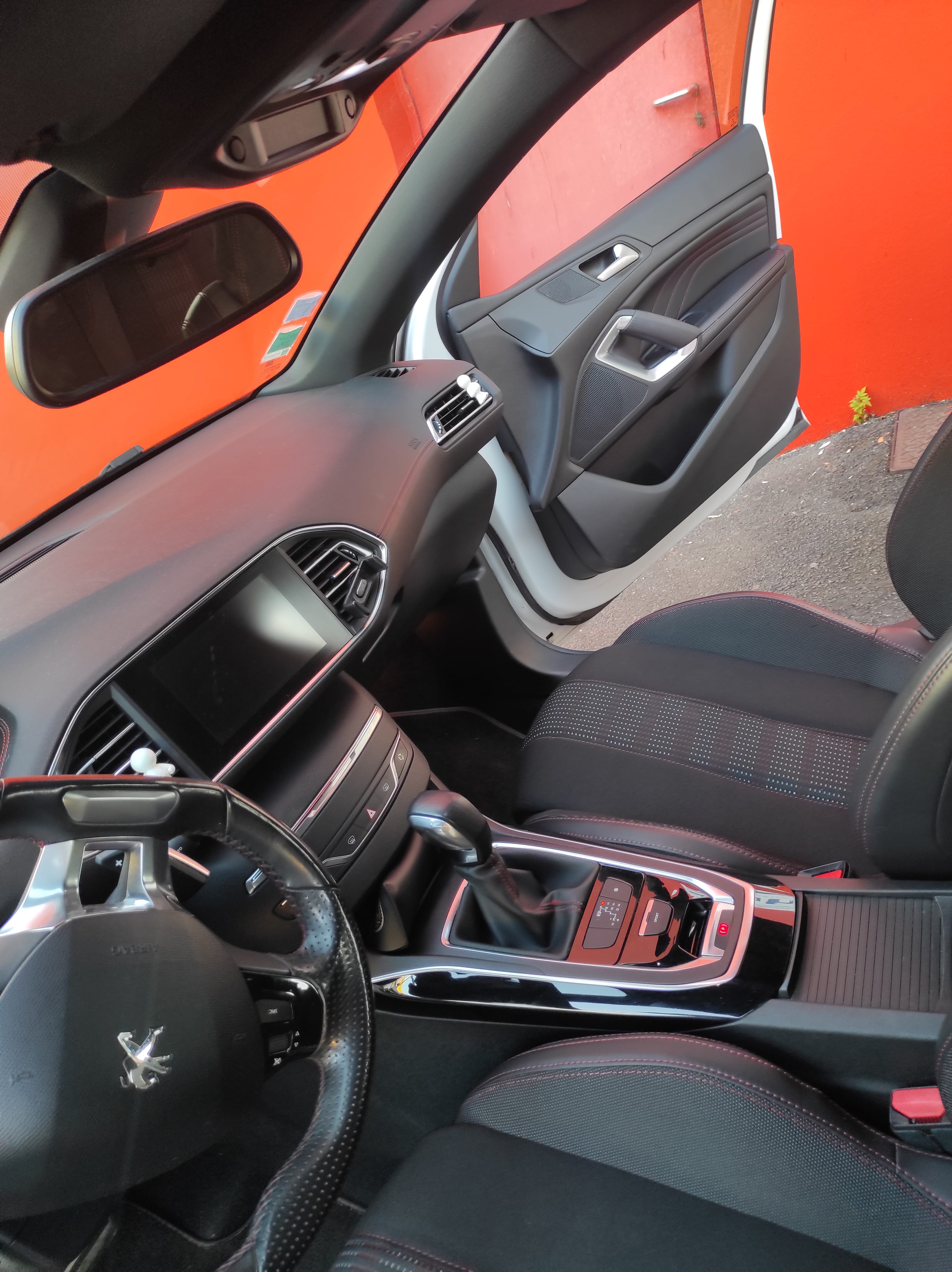 Peugeot 308 GT con Android Auto