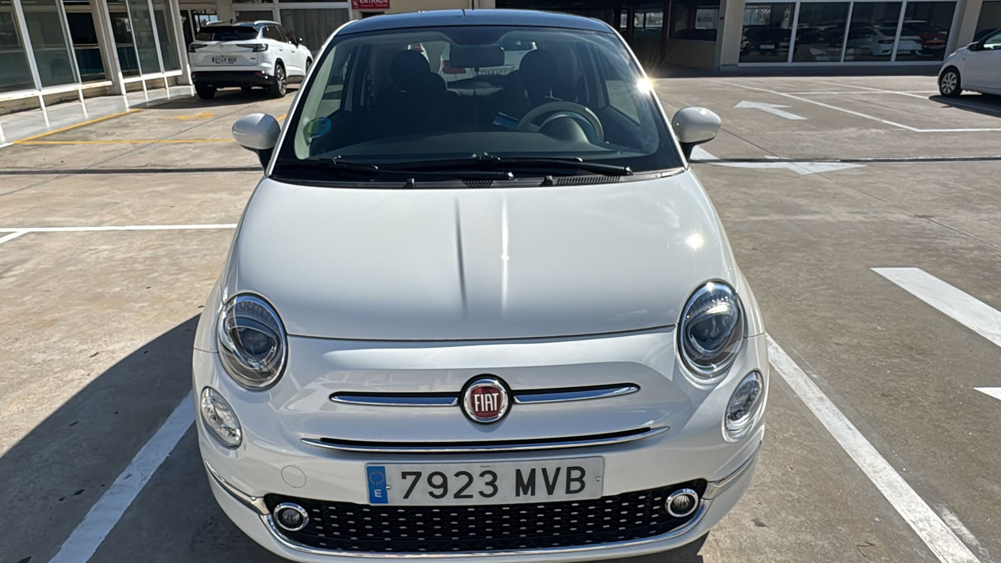 Fiat 500 Híbrido 1.0 51KW (70 CV) Dolcevita 3 puertas - 7924MVB med Bluetooth audio