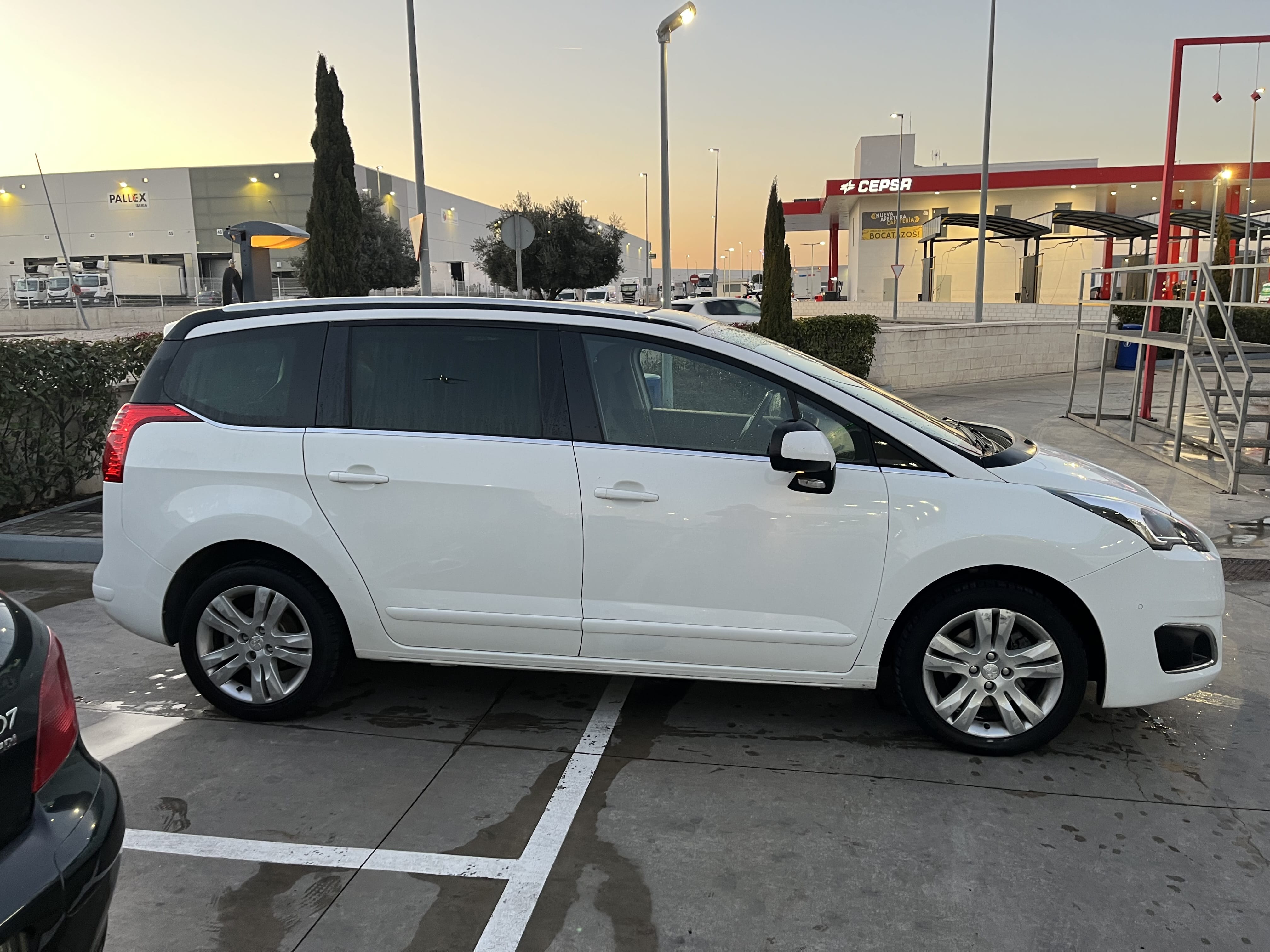 Peugeot 5008 con Aire acondicionado
