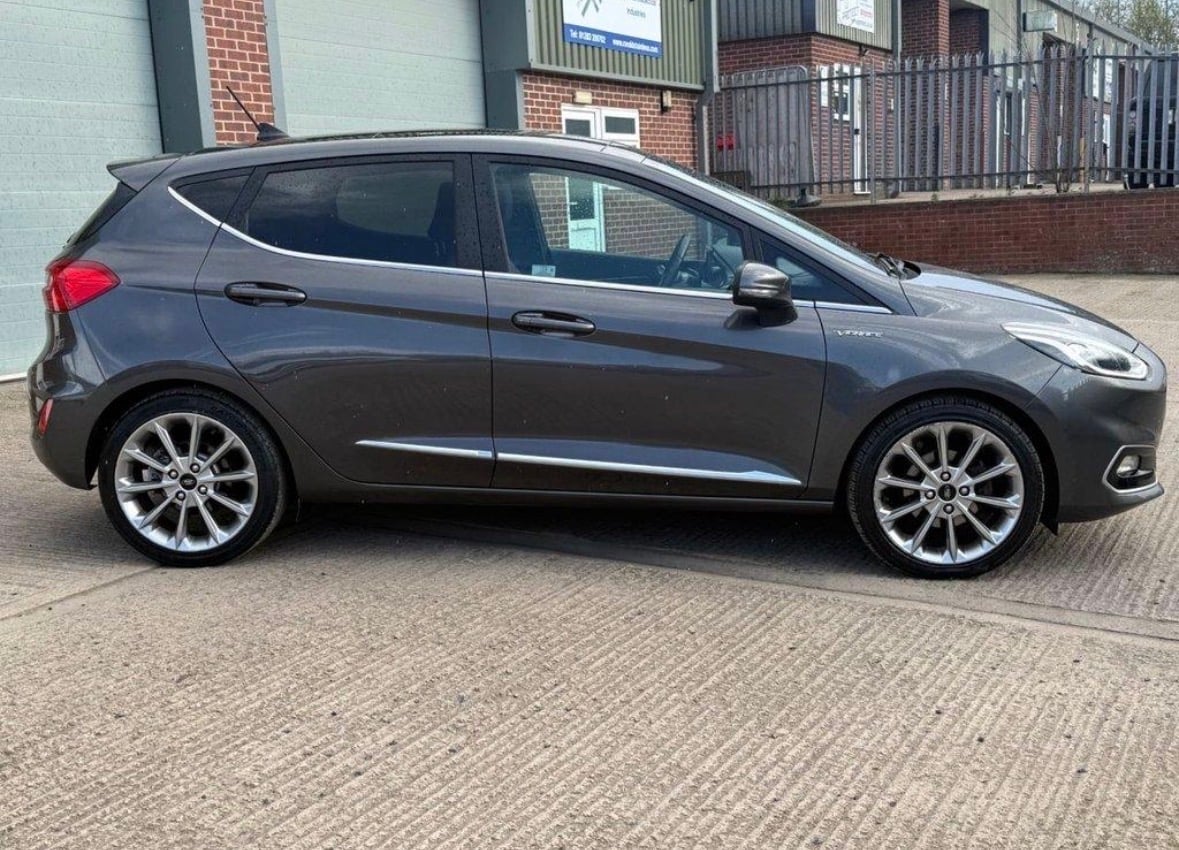 Ford Fiesta avec Climatisation