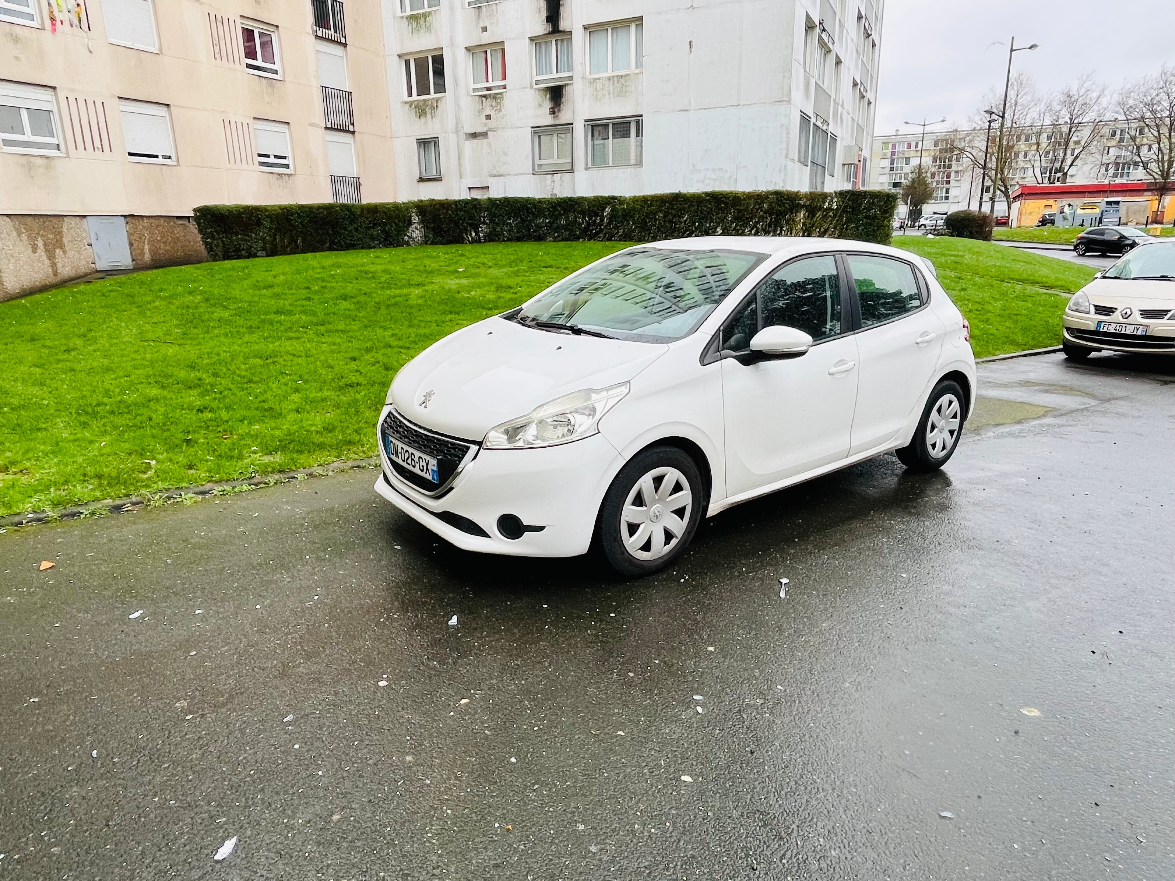 Peugeot 208, 2014, Essence 95, automatique