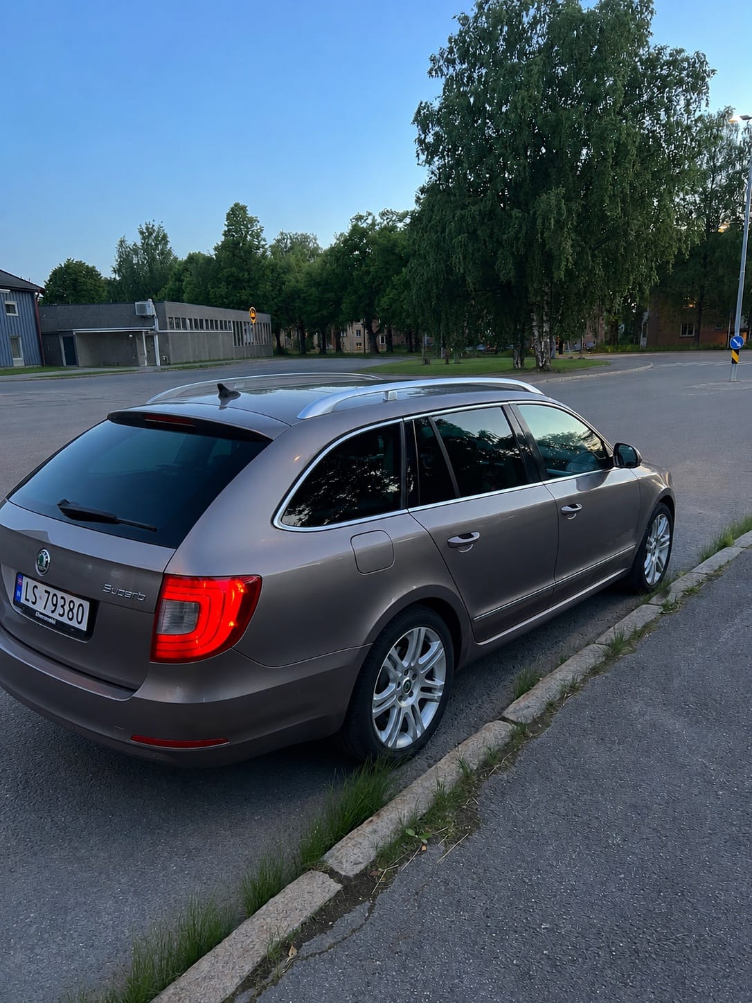 Skoda Superb 2.0 Disel Automatic - Panorama Full Package med Ryggekamera