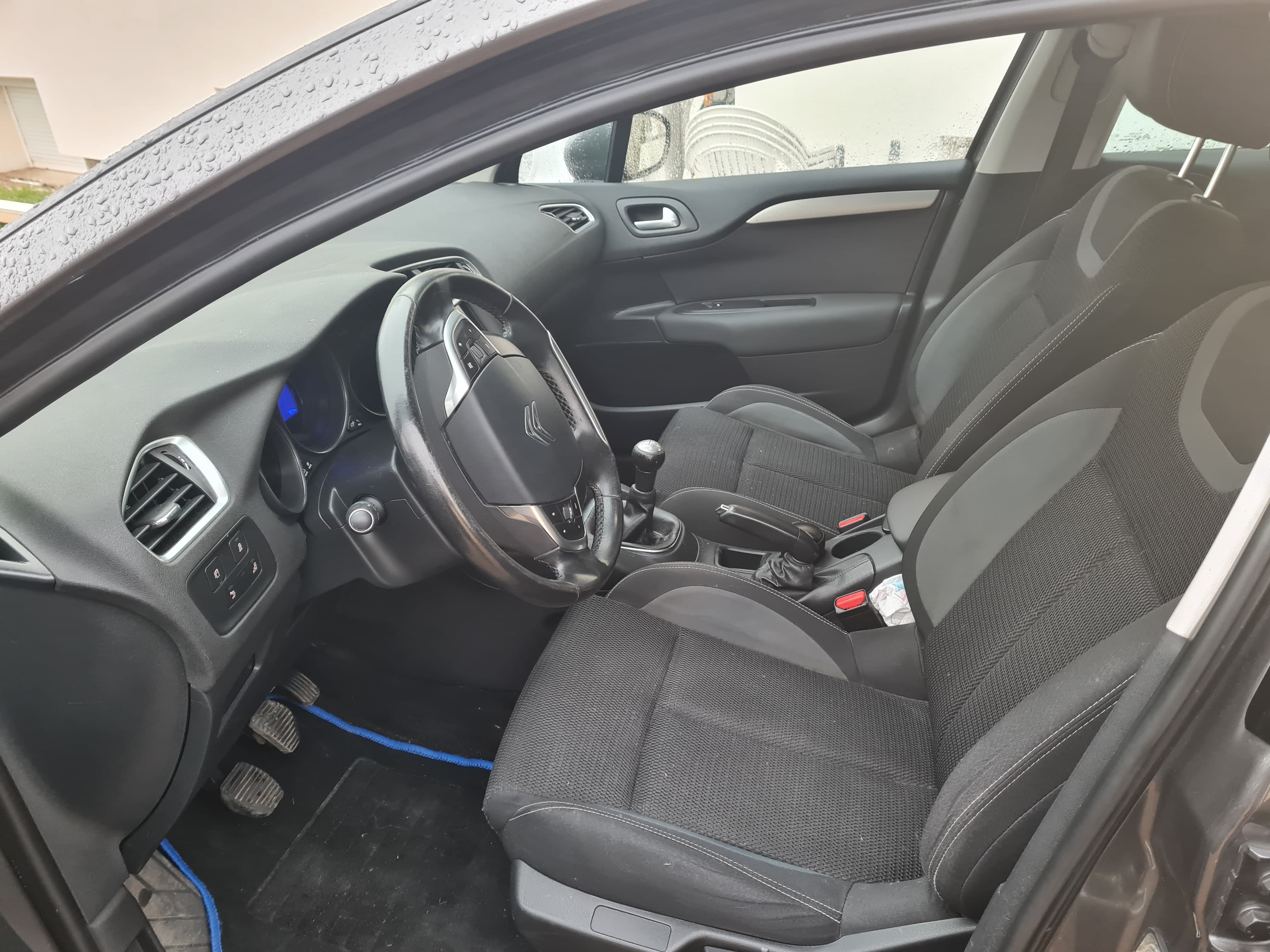 Citroen C4 AirCross avec Entrée audio / iPod