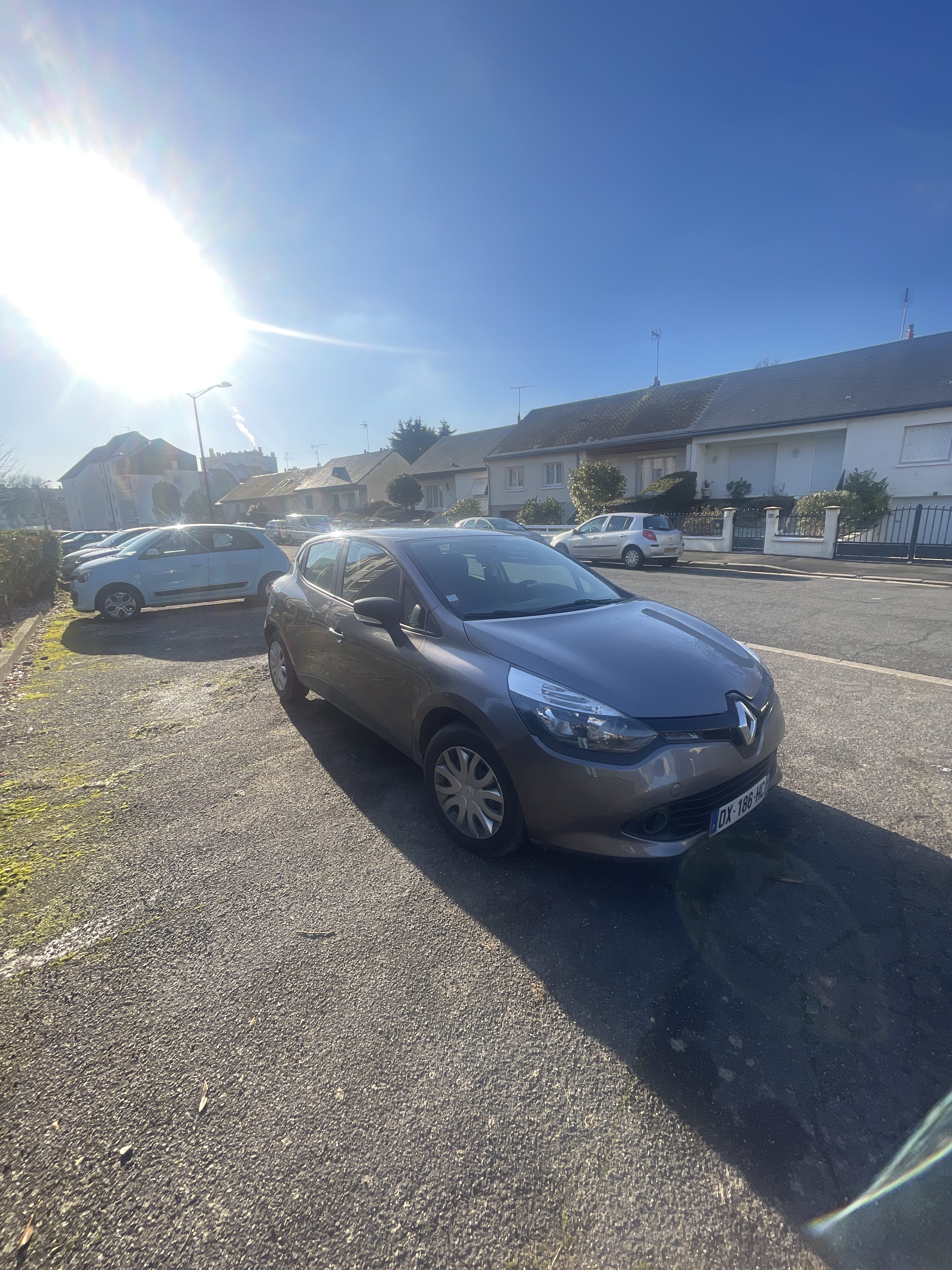 Renault Clio IV Zen 1.2 16V 75