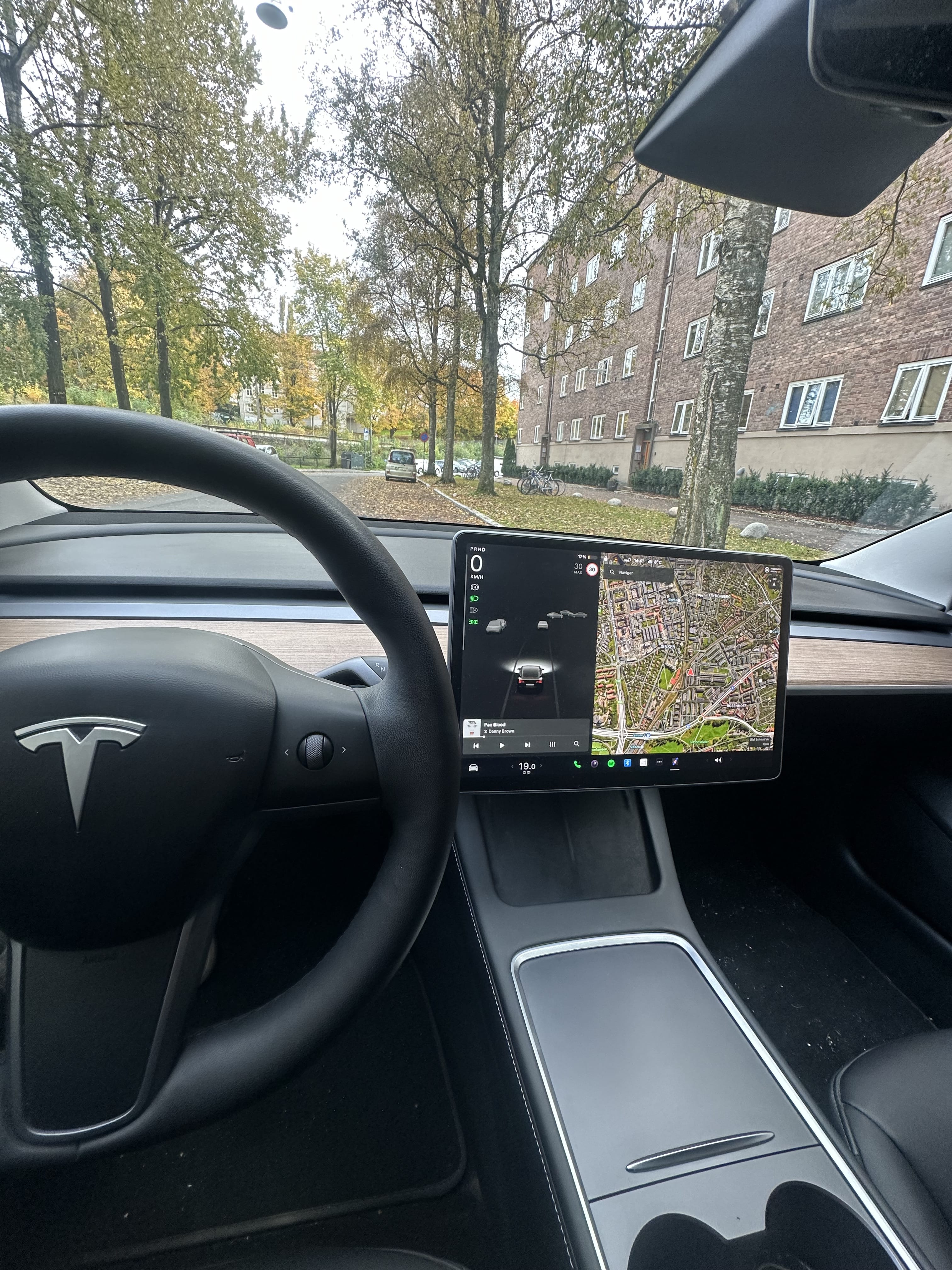 Tesla Model 3 Long Range med Cruisekontroll