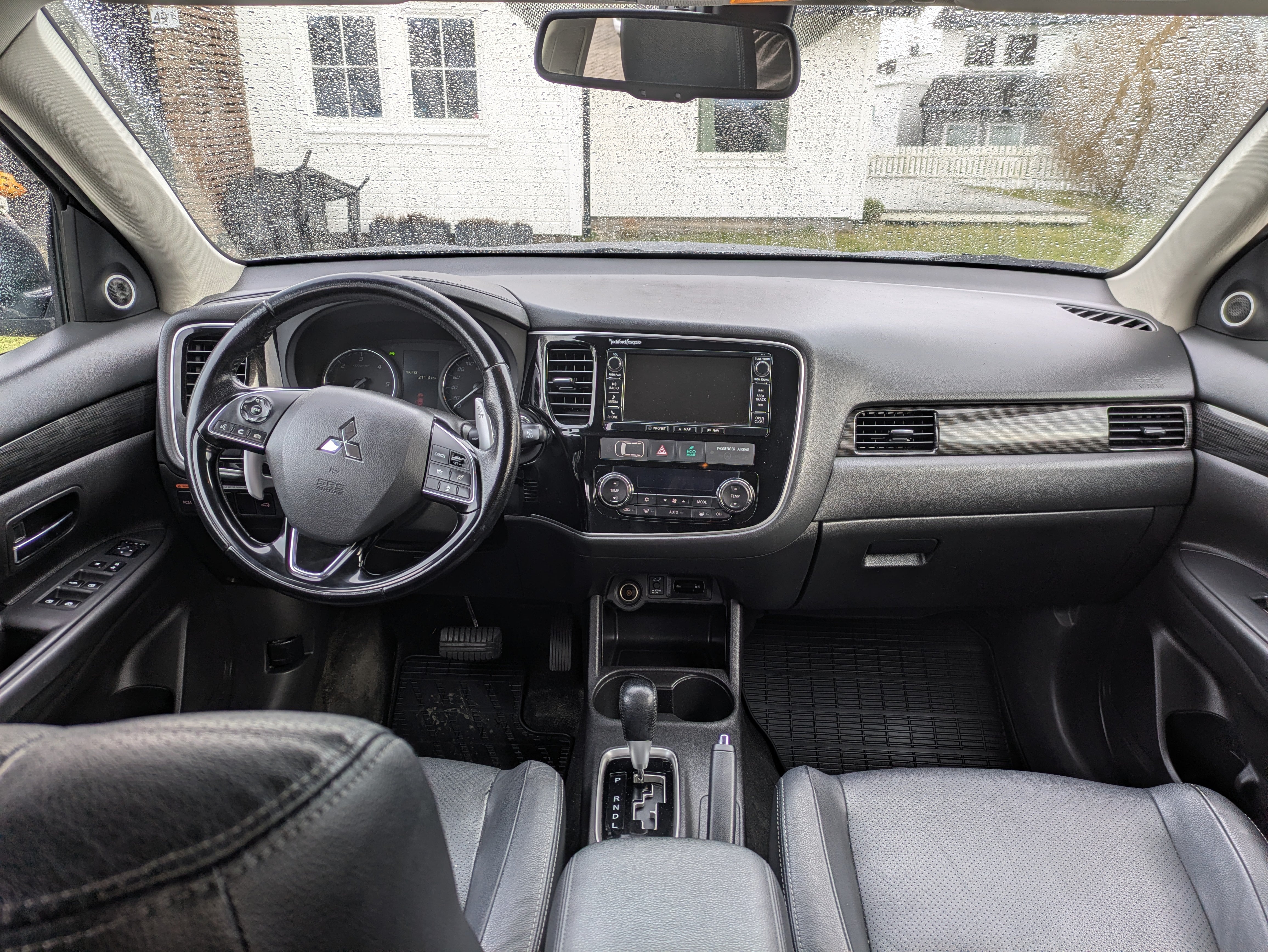 Mitsubishi Outlander 2,4 DI med GPS