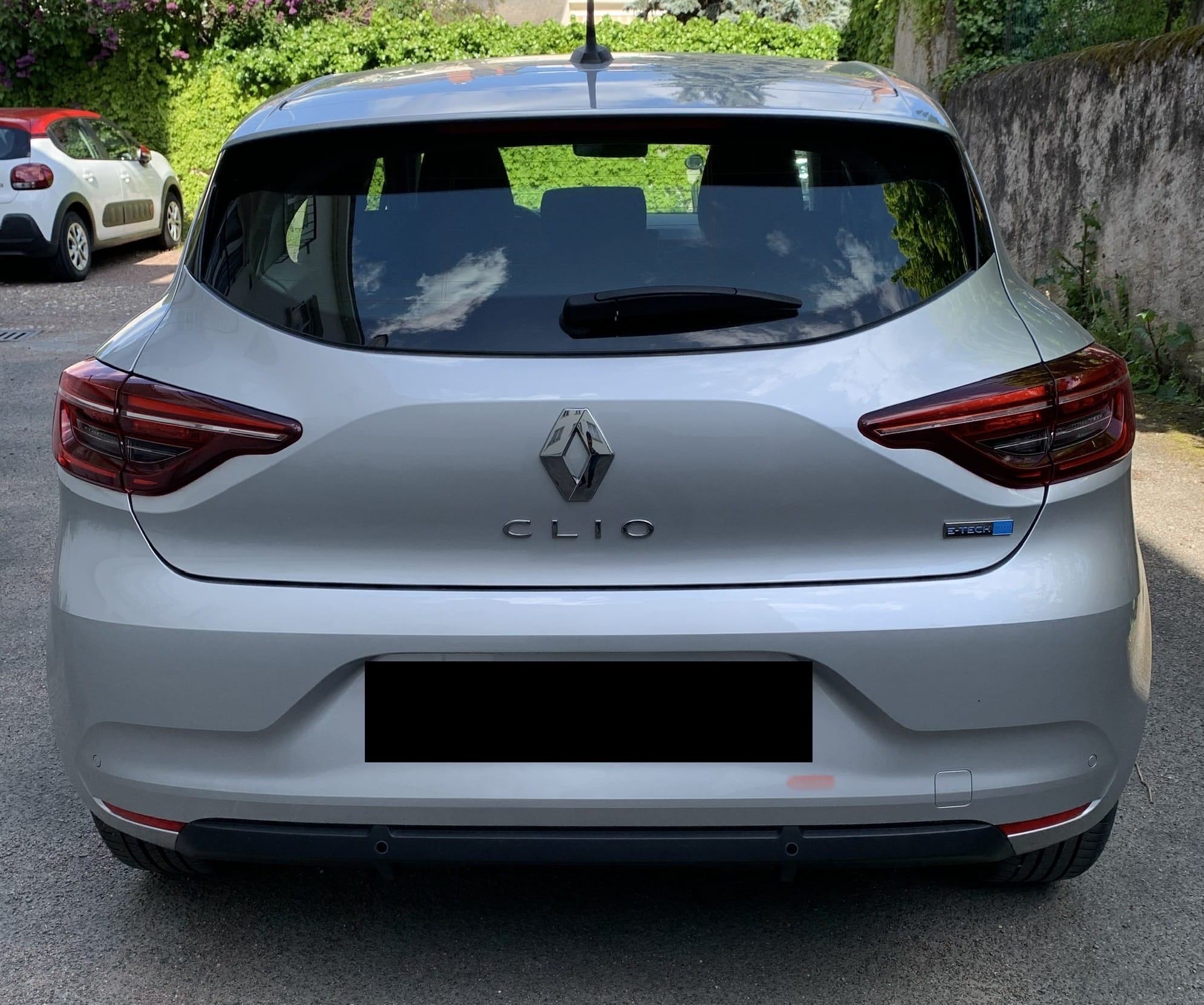 Renault Clio E-tech Essence + électrique sans recharger avec Accessible fauteuil roulant