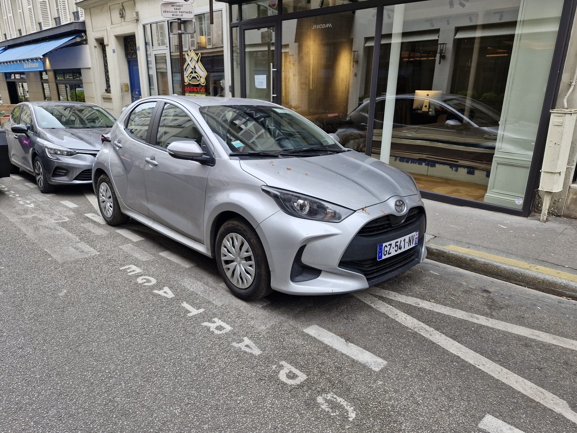 Toyota Yaris Hybride avec Climatisation