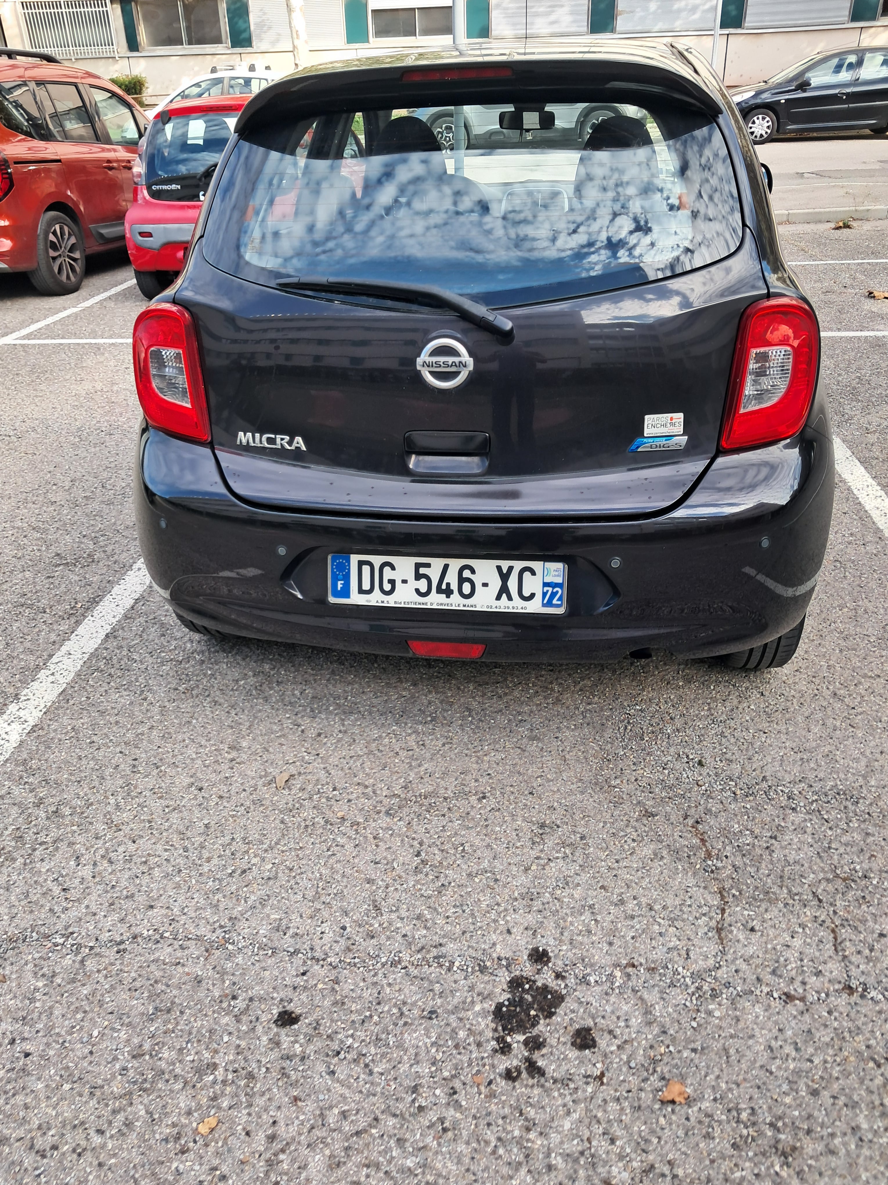 Nissan Micra mit Navigationsgerät