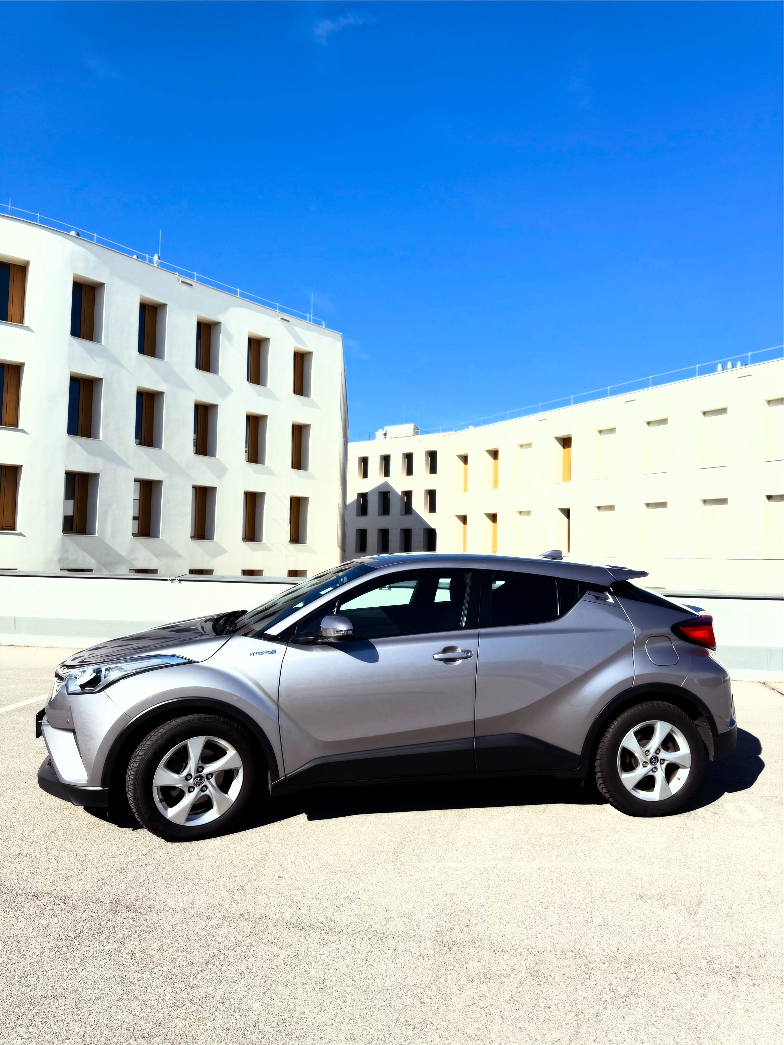 Toyota C-HR, 2018, Super 95 / Elektro (Hybrid), Automatik