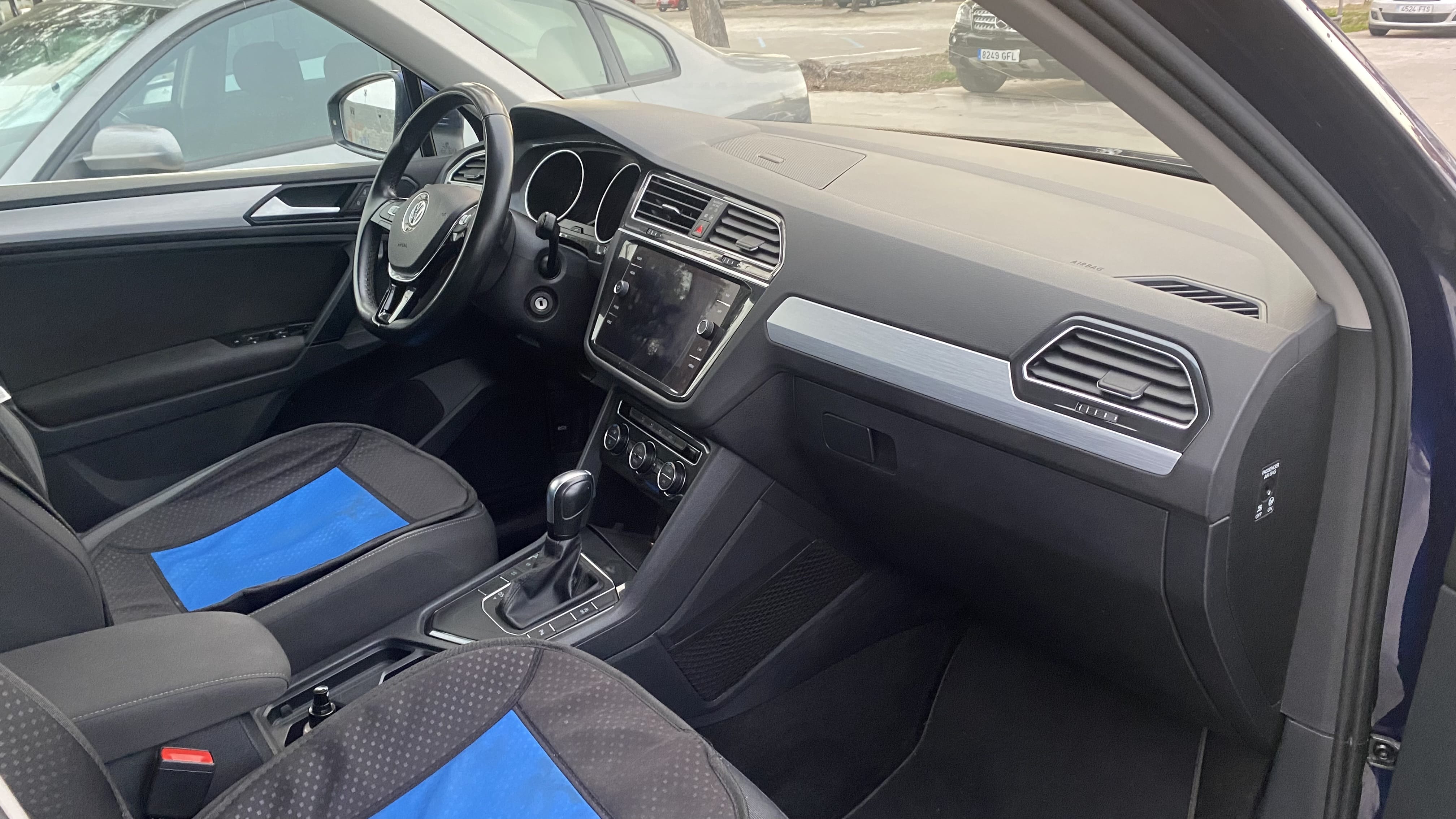 Volkswagen Tiguan 2.0T SEL 4Motion