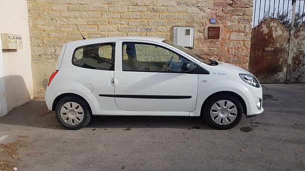 Renault Twingo Gare - Arrêt Voltaire Tram L3 - Bluetooth avec Entrée audio / iPod