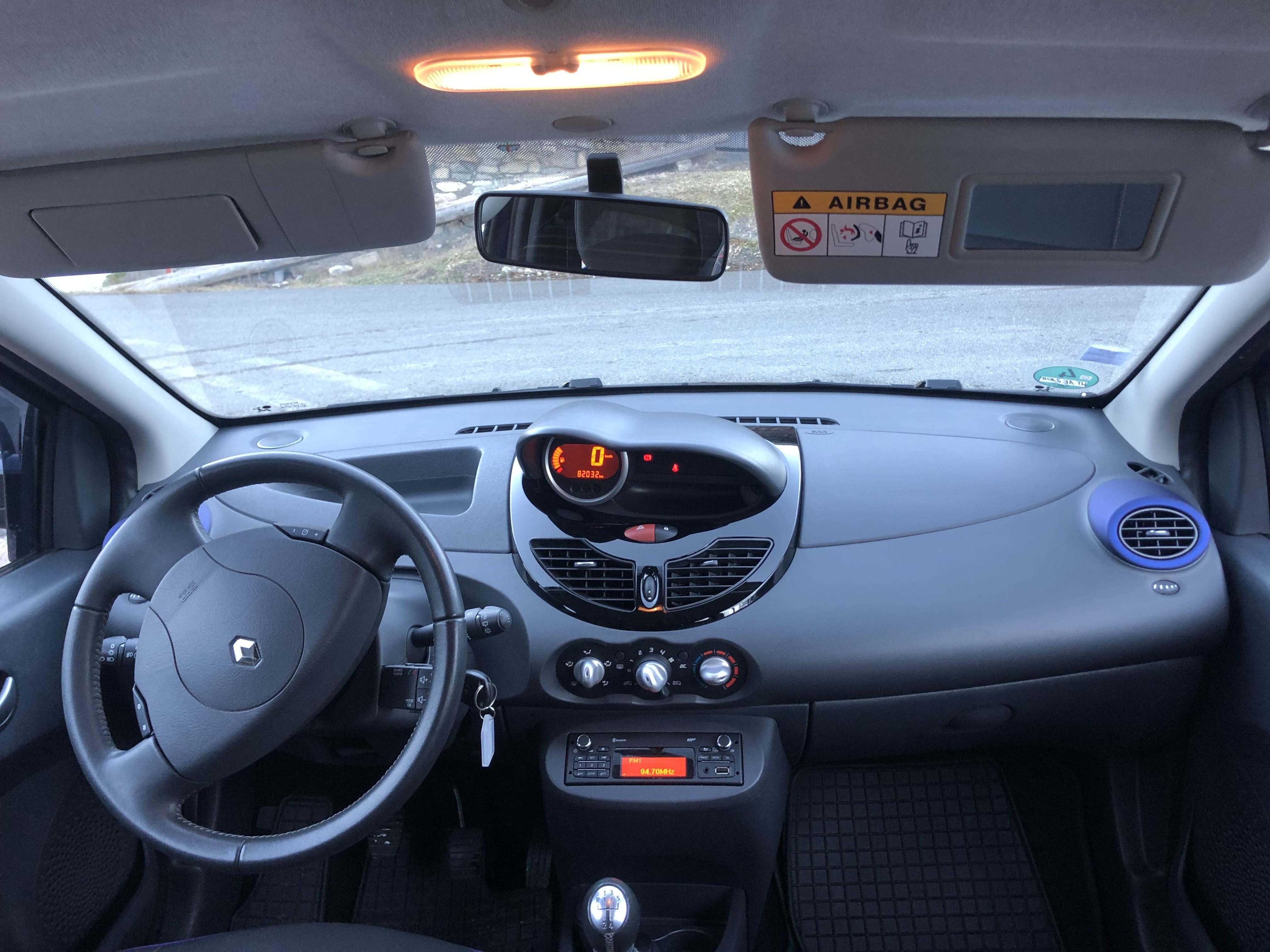 Renault Twingo avec Entrée audio / iPod