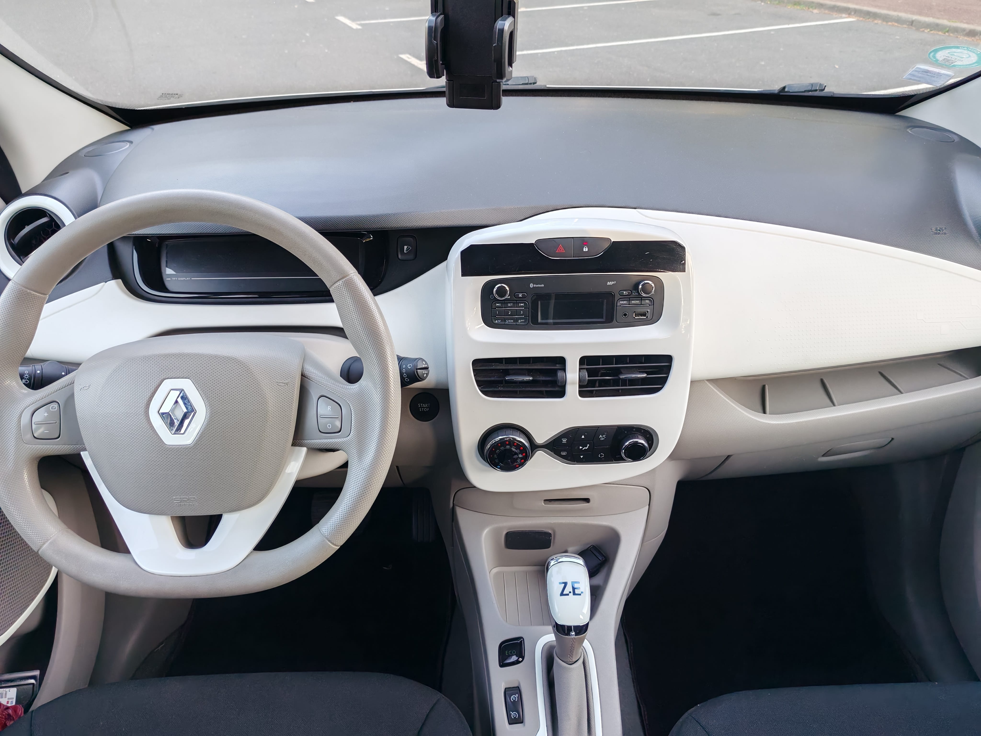 Renault ZOE avec Siège bébé
