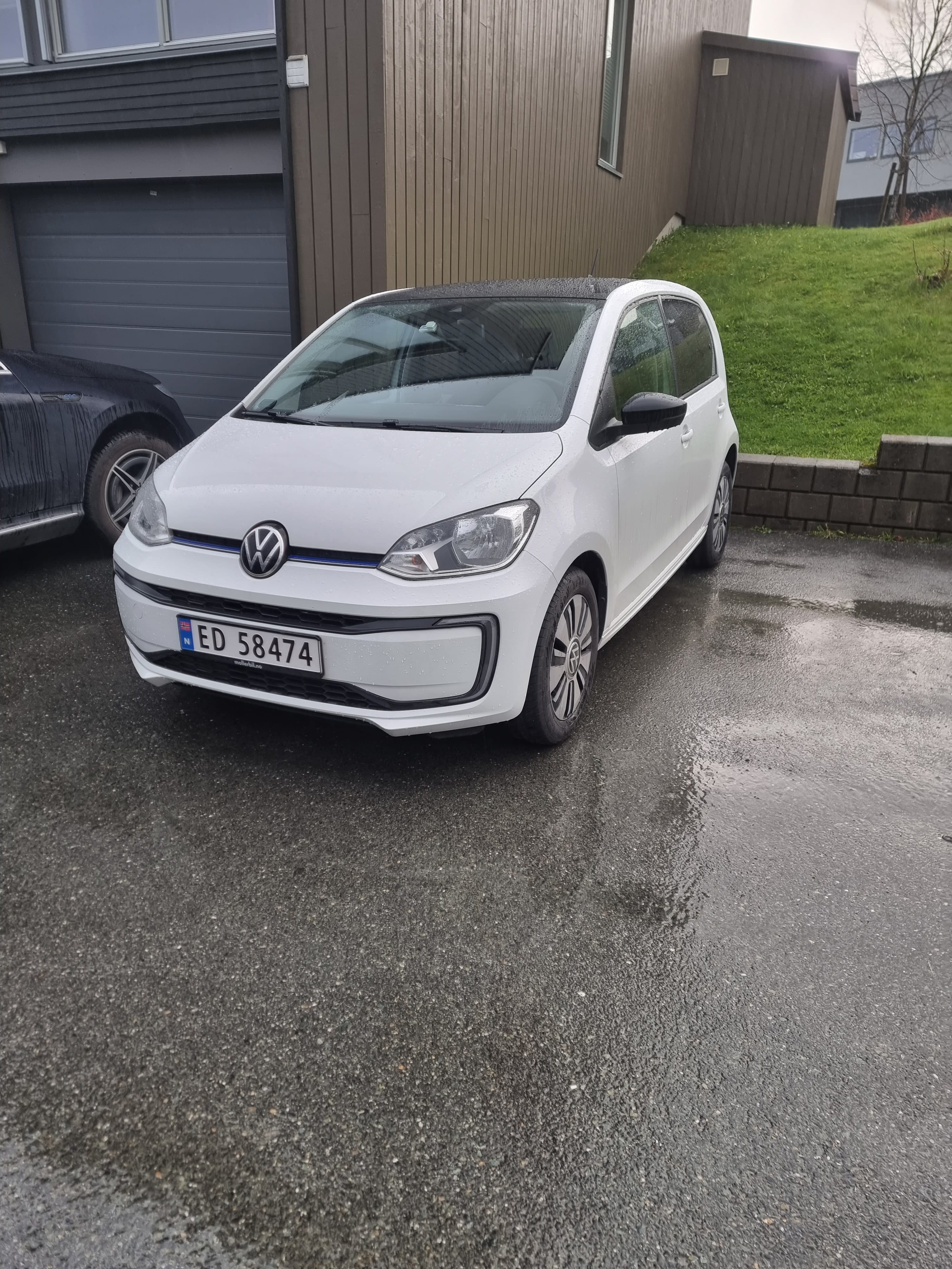 Volkswagen e-Up !, 2021, Electric, automatic