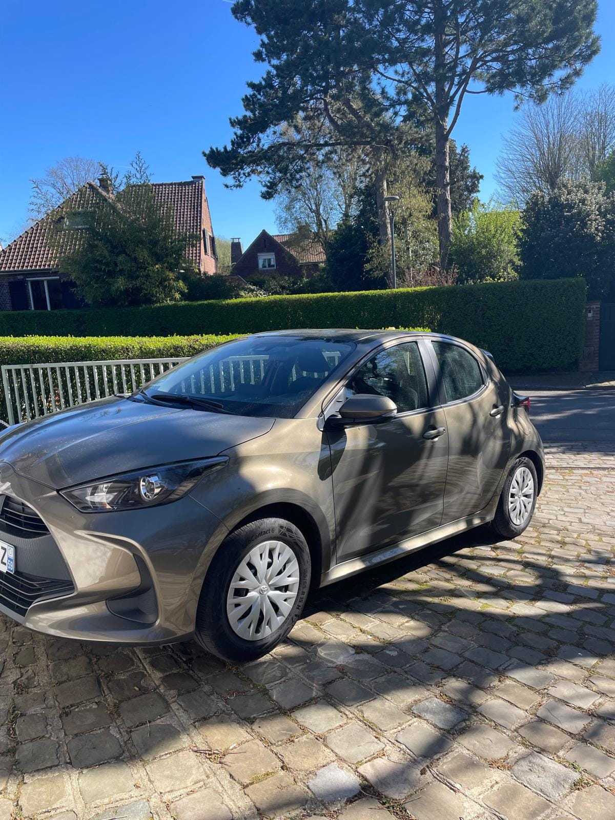 Toyota Yaris Hybride, 2023, Essence 95 / Électrique (hybride), automatique