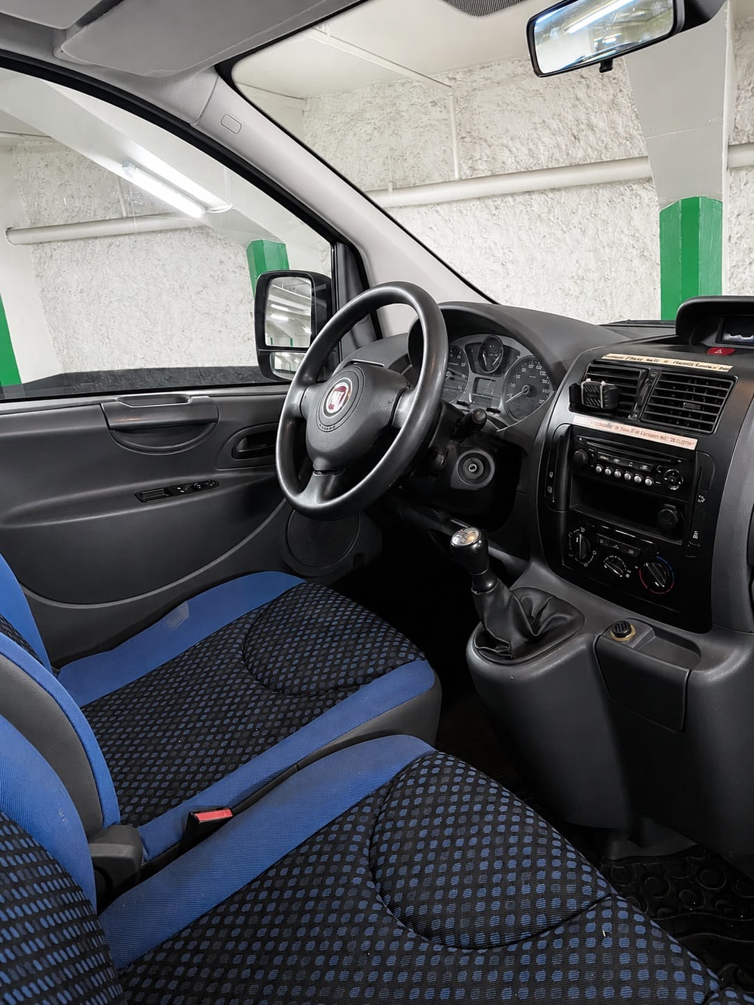 Fiat Scudo L1H1 with USB charging ports