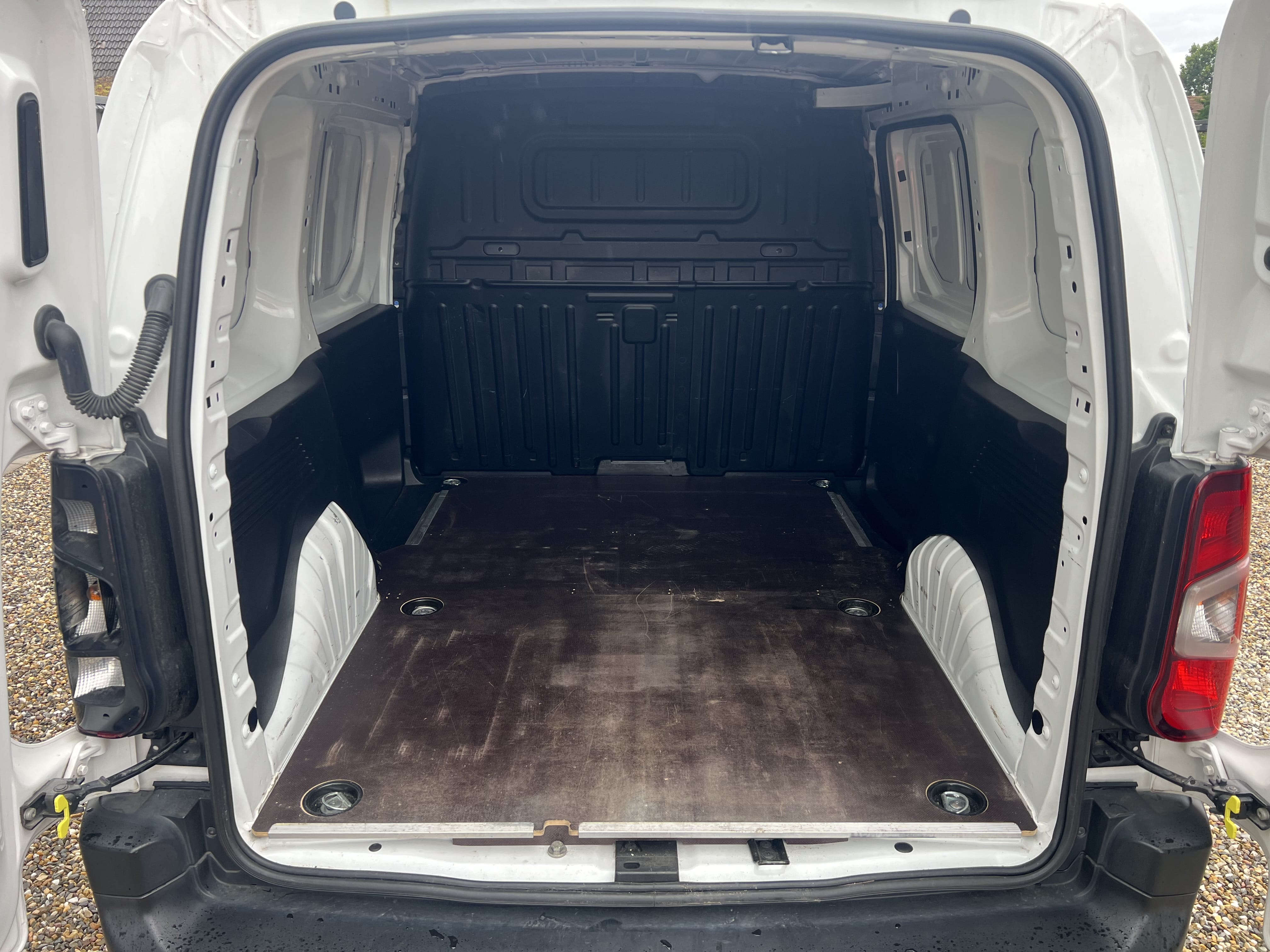 Citroen Berlingo  Boite automatique Camera GPS Carplay Android Auto / pneus 4 saisons avec Régulateur de vitesse