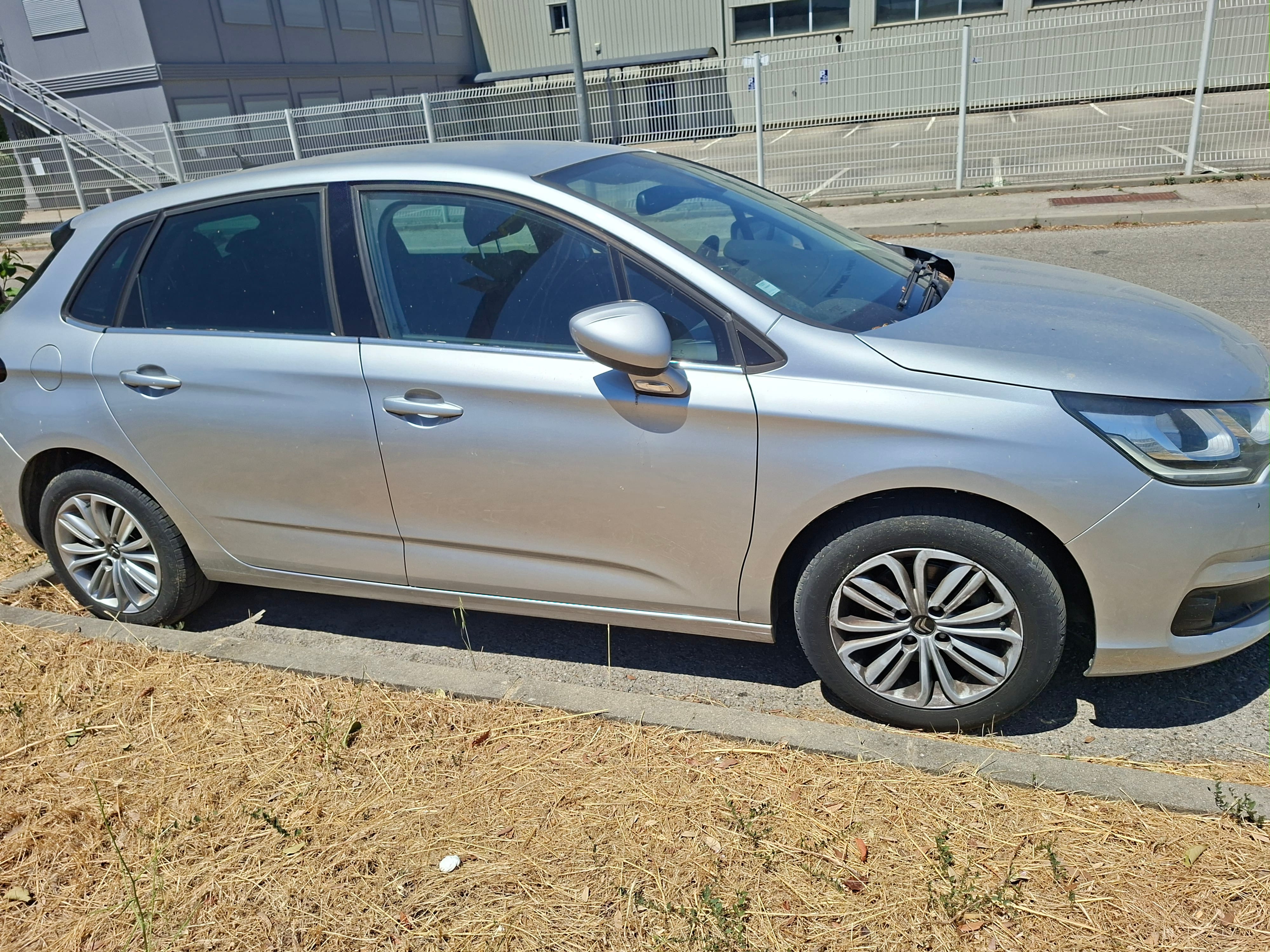 Citroen C4 avec Siège bébé