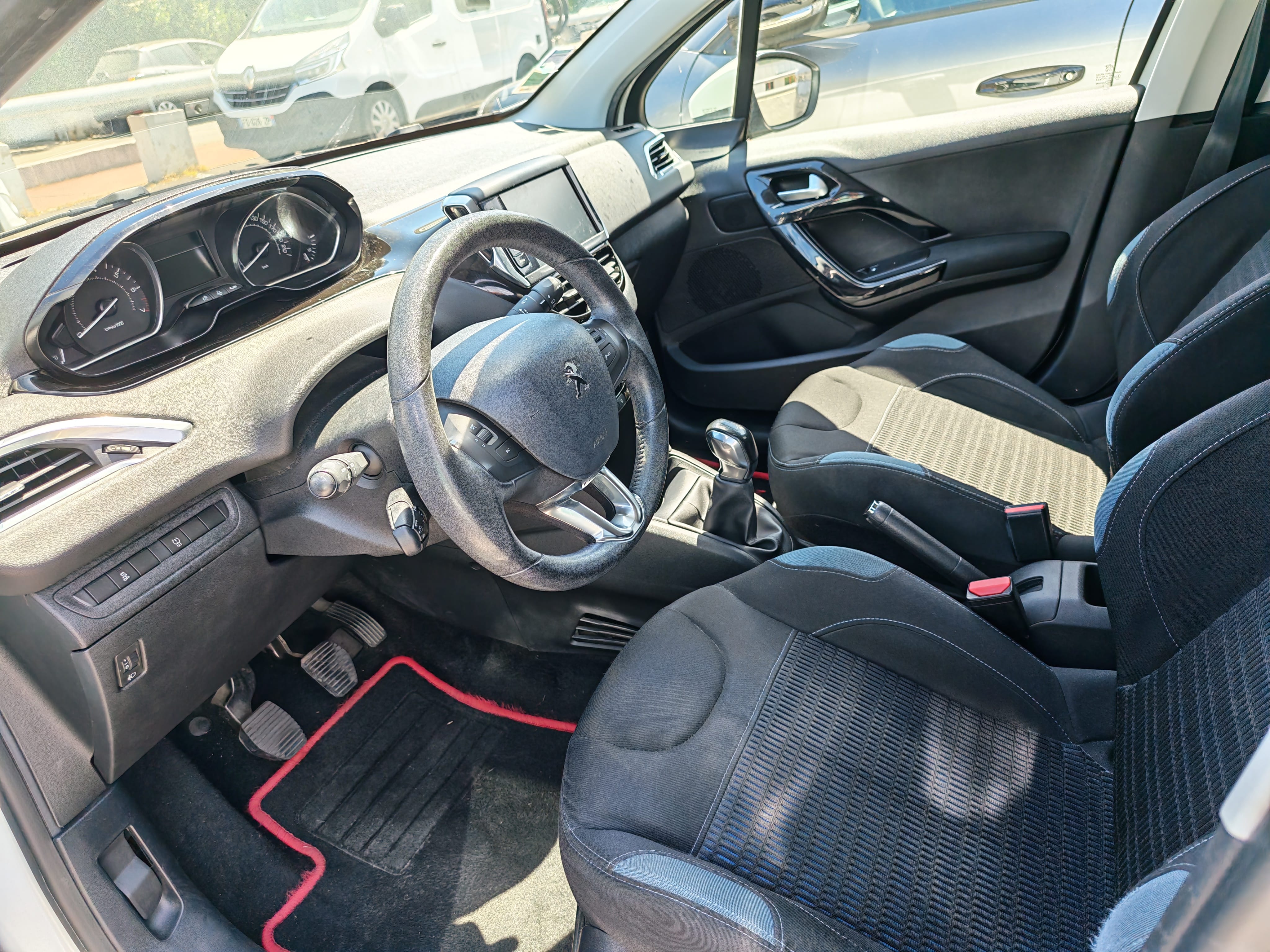 Peugeot 208 with Bluetooth audio