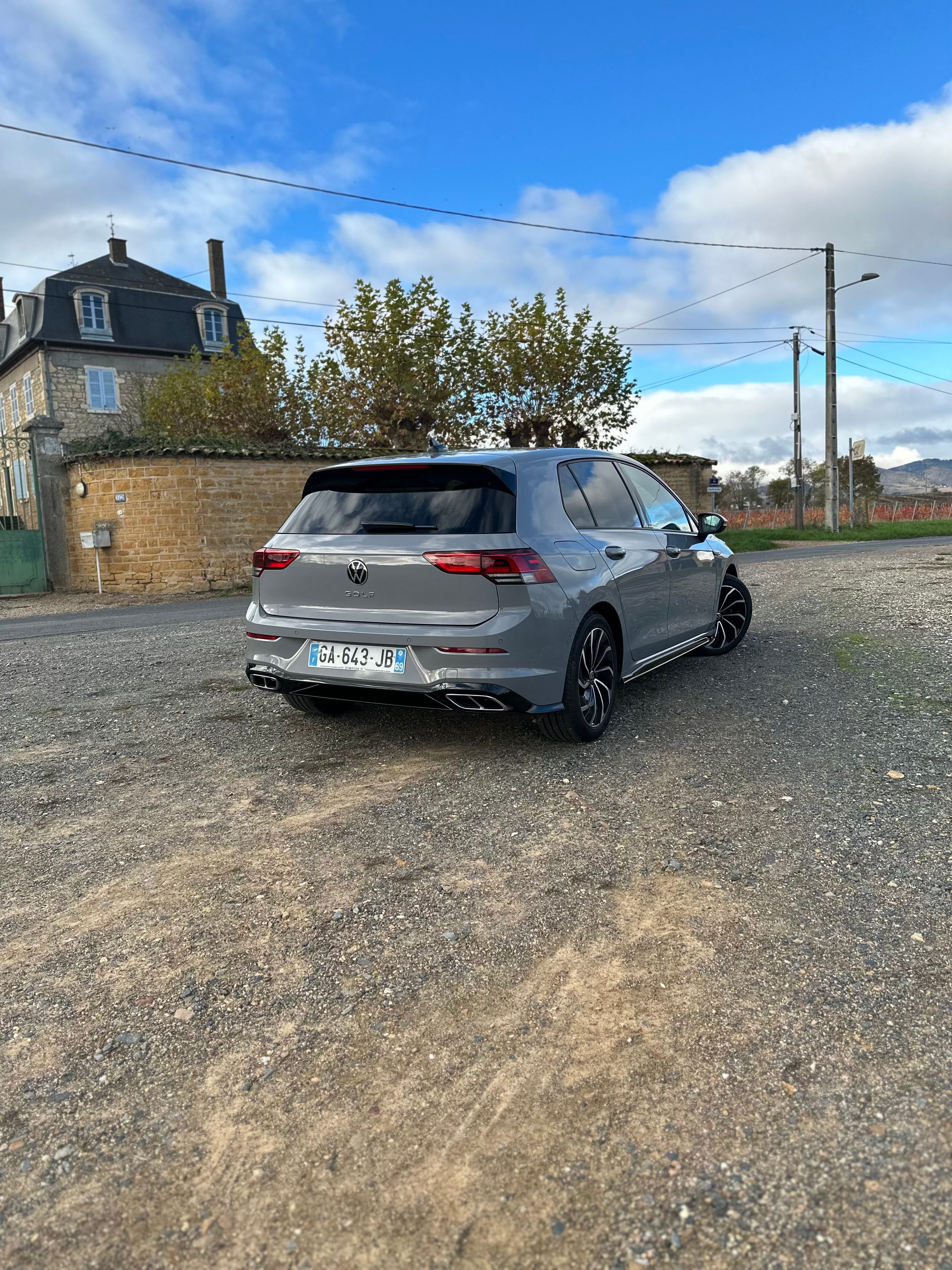 Volkswagen Golf avec GPS