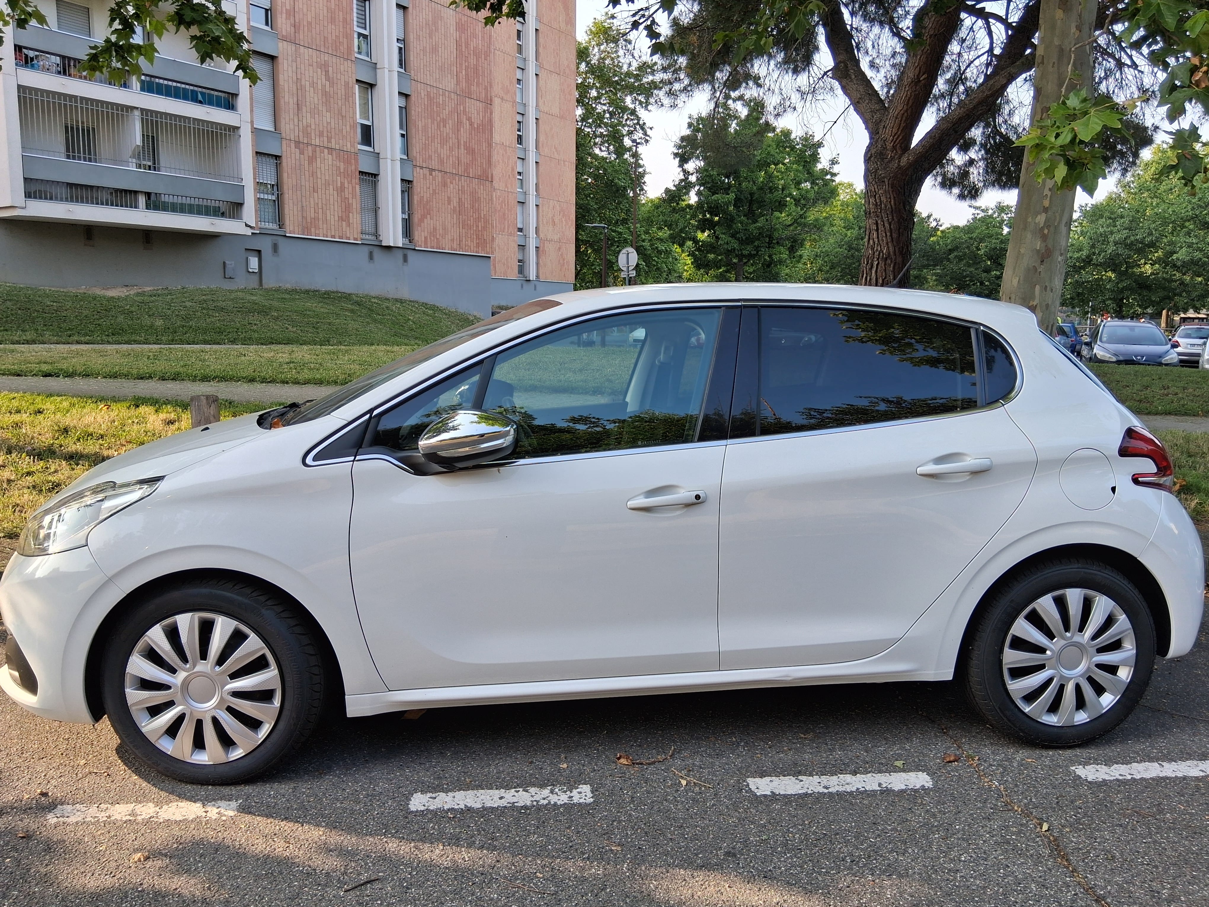 Peugeot 208 with Air conditioning