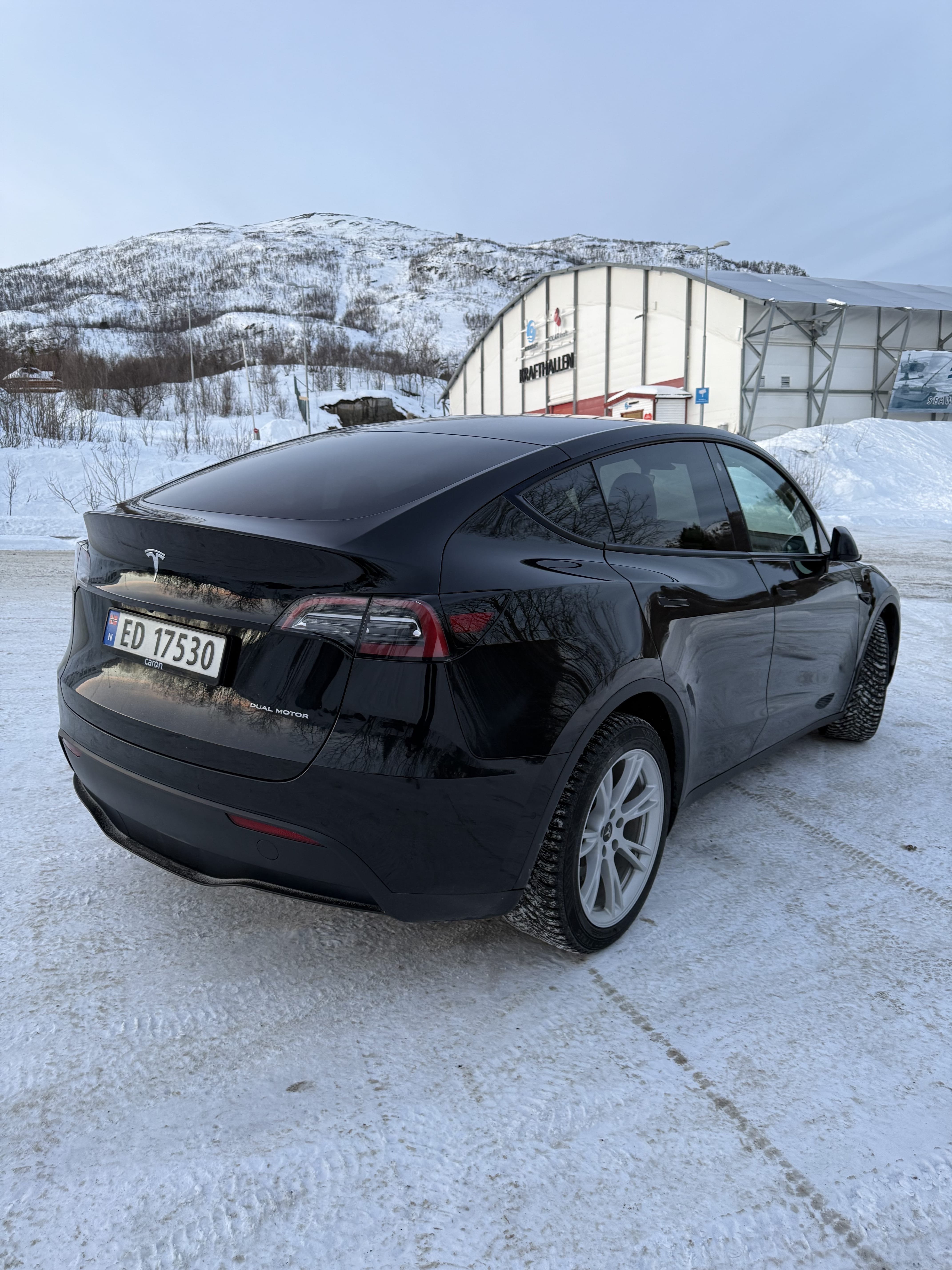 Tesla Model Y Long Range med GPS