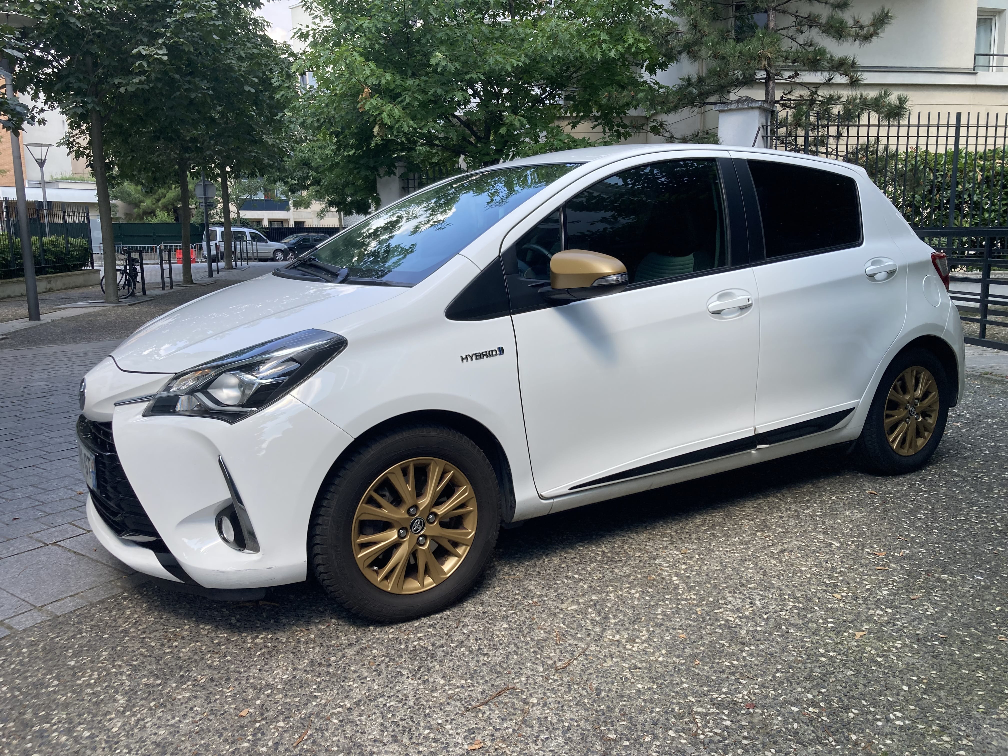 Toyota Yaris Hybride Boîte Automatique Gold Pack, 2018, Essence 95 / Électrique (hybride), automatique