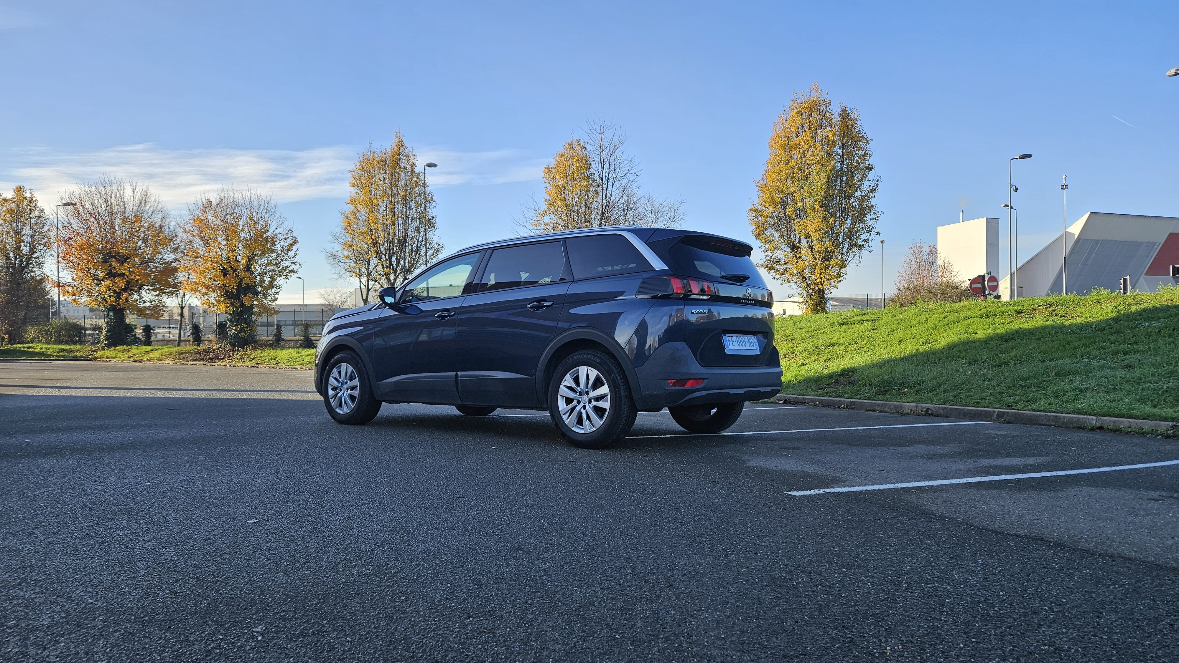 Peugeot 5008 - Boîte auto avec GPS