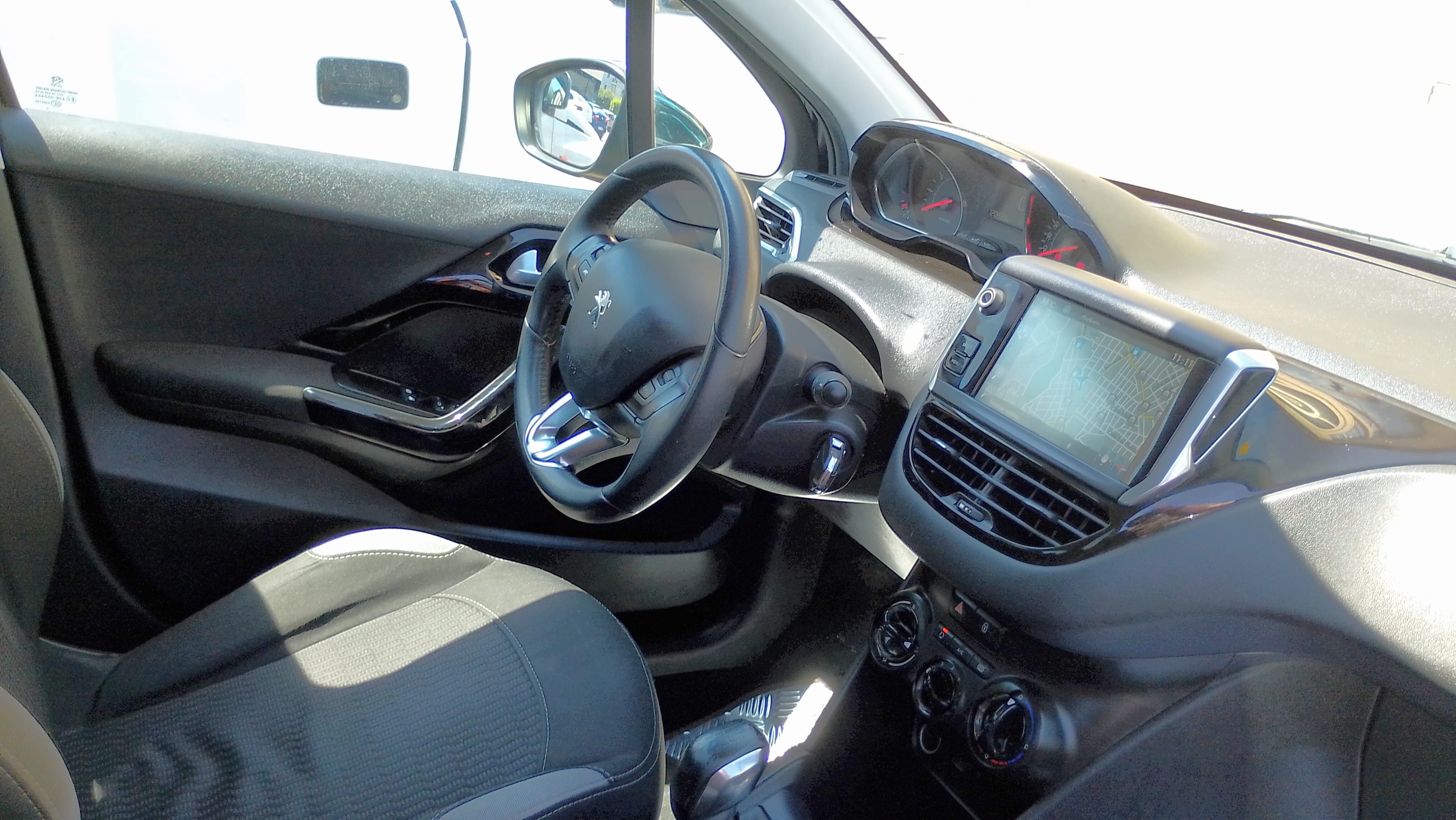 Peugeot 208 avec Régulateur de vitesse