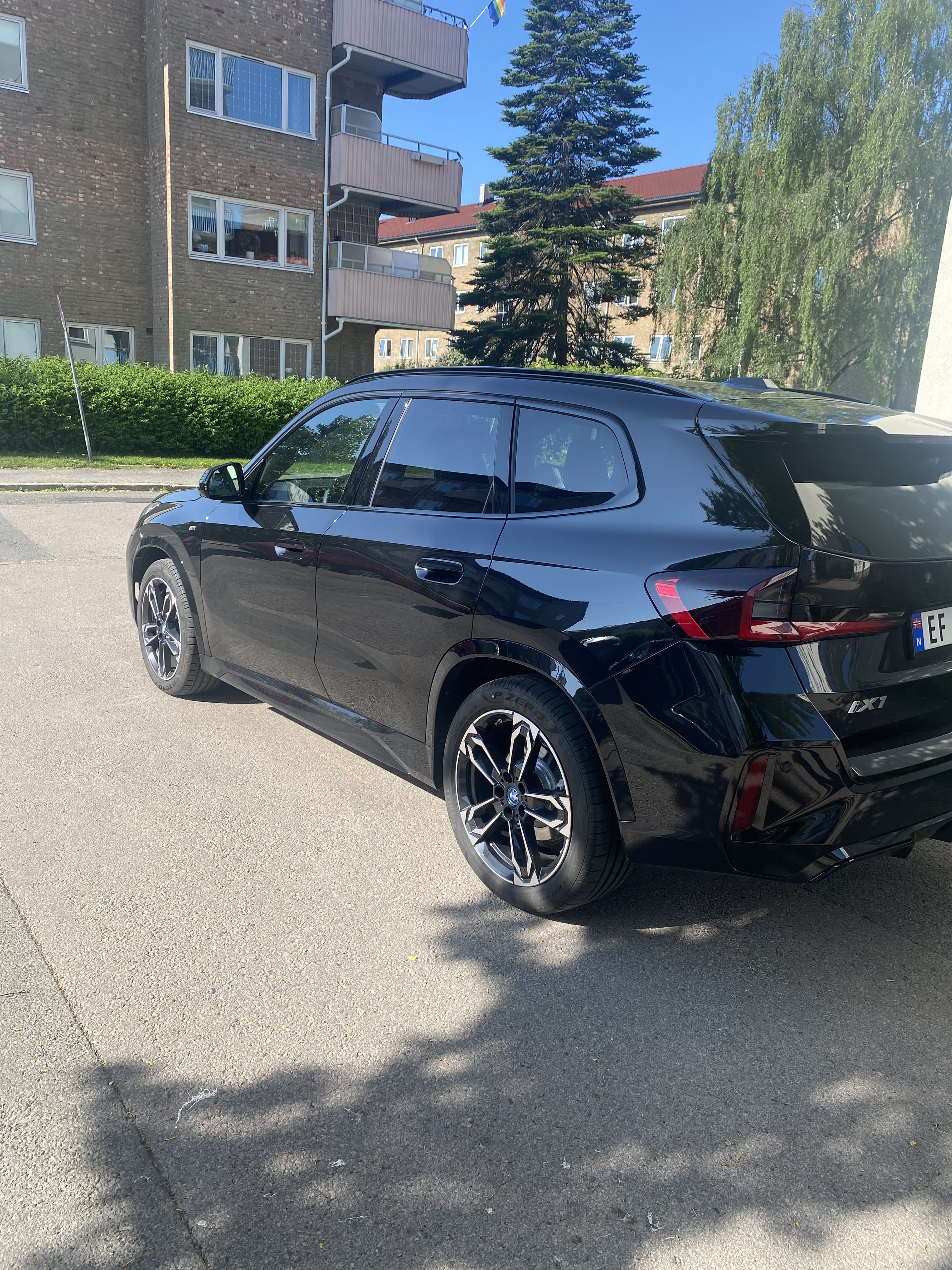 BMW iX1 with GPS