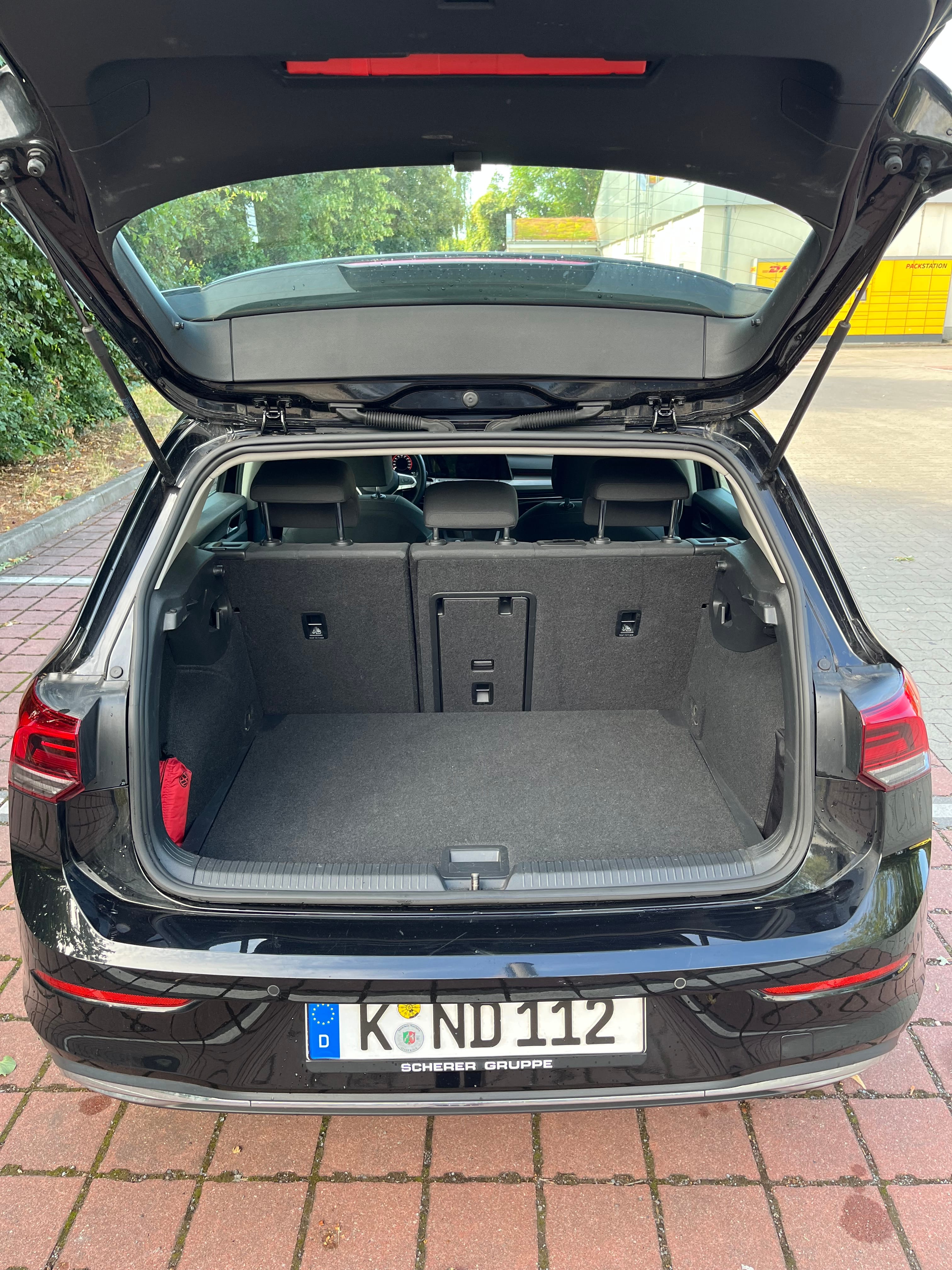 Volkswagen Golf mit Navigationsgerät
