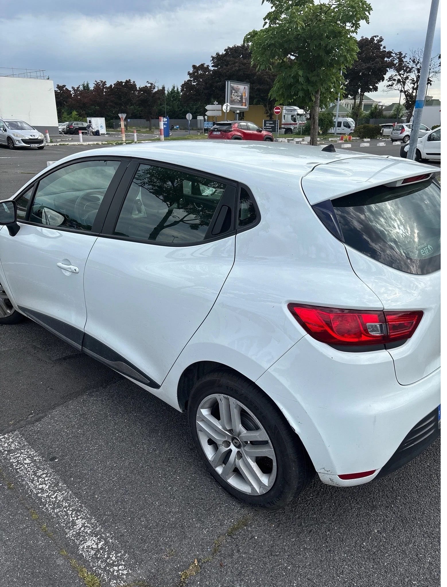 Renault Clio ET461AX avec Climatisation
