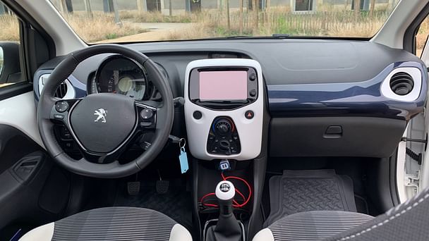 Peugeot 108 Gare de Nancy /Top - Toit ouvrant avec GPS