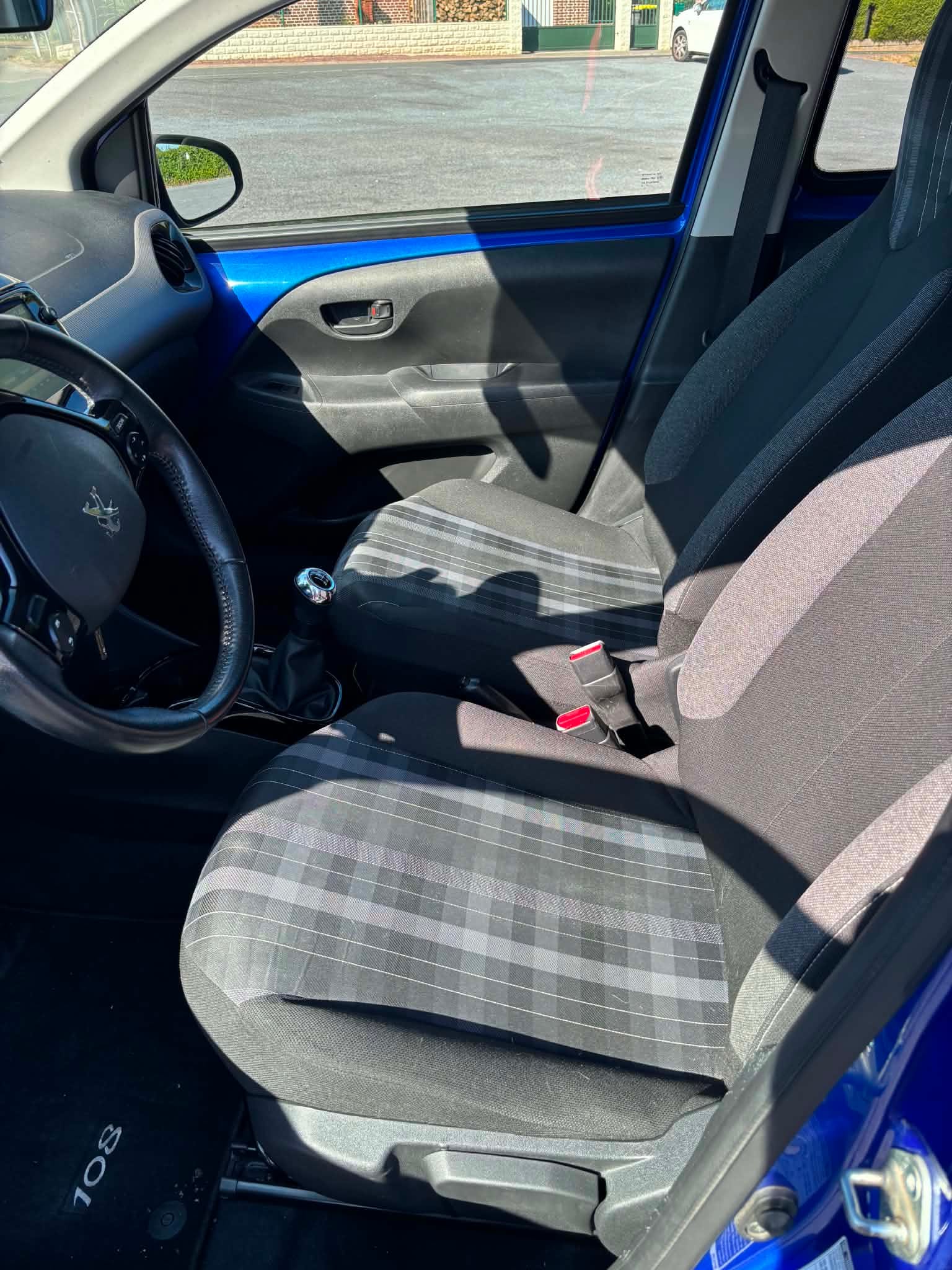 Peugeot 108 avec Apple CarPlay