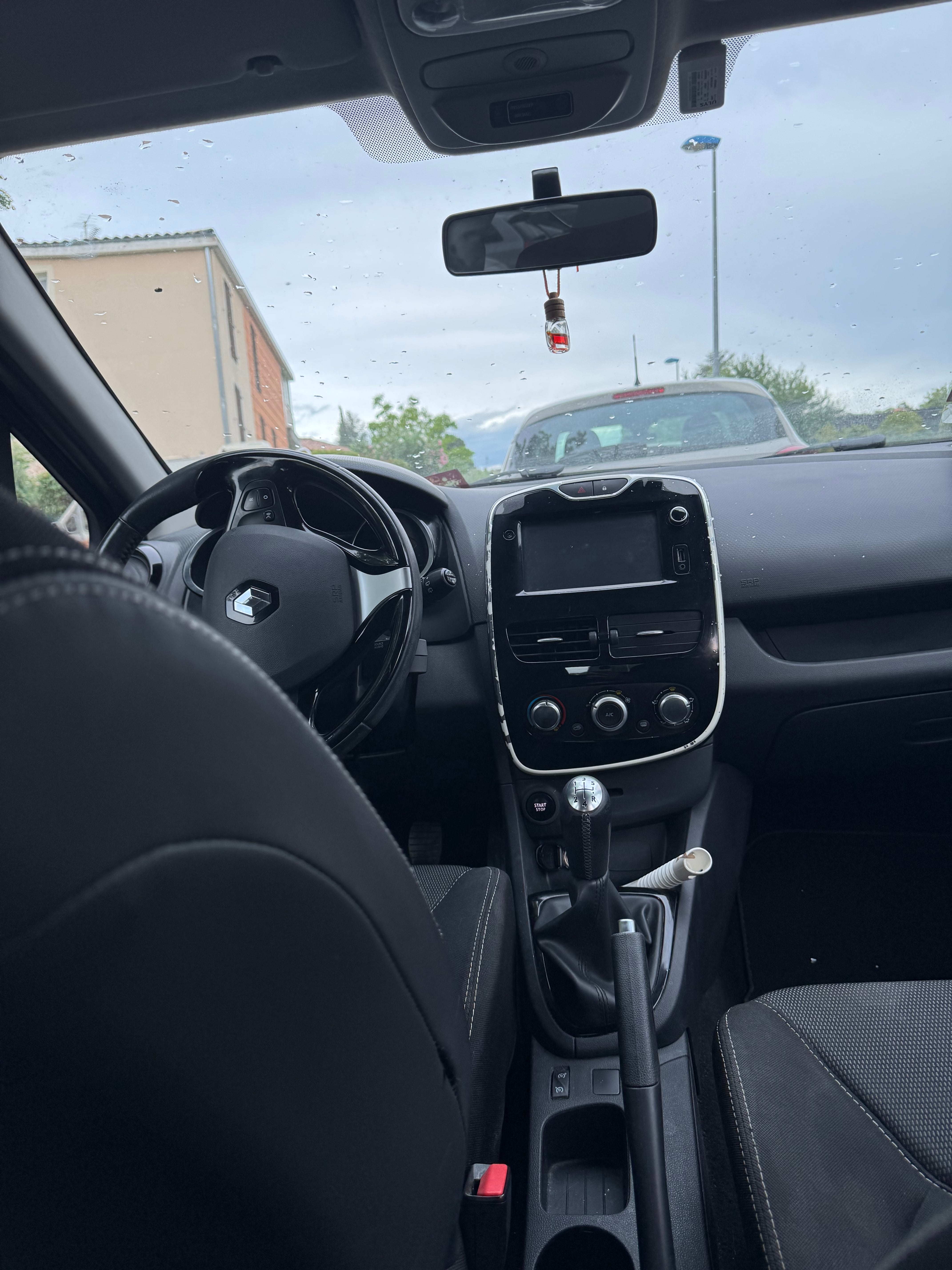 Renault Clio 1.2 l avec Audio Bluetooth